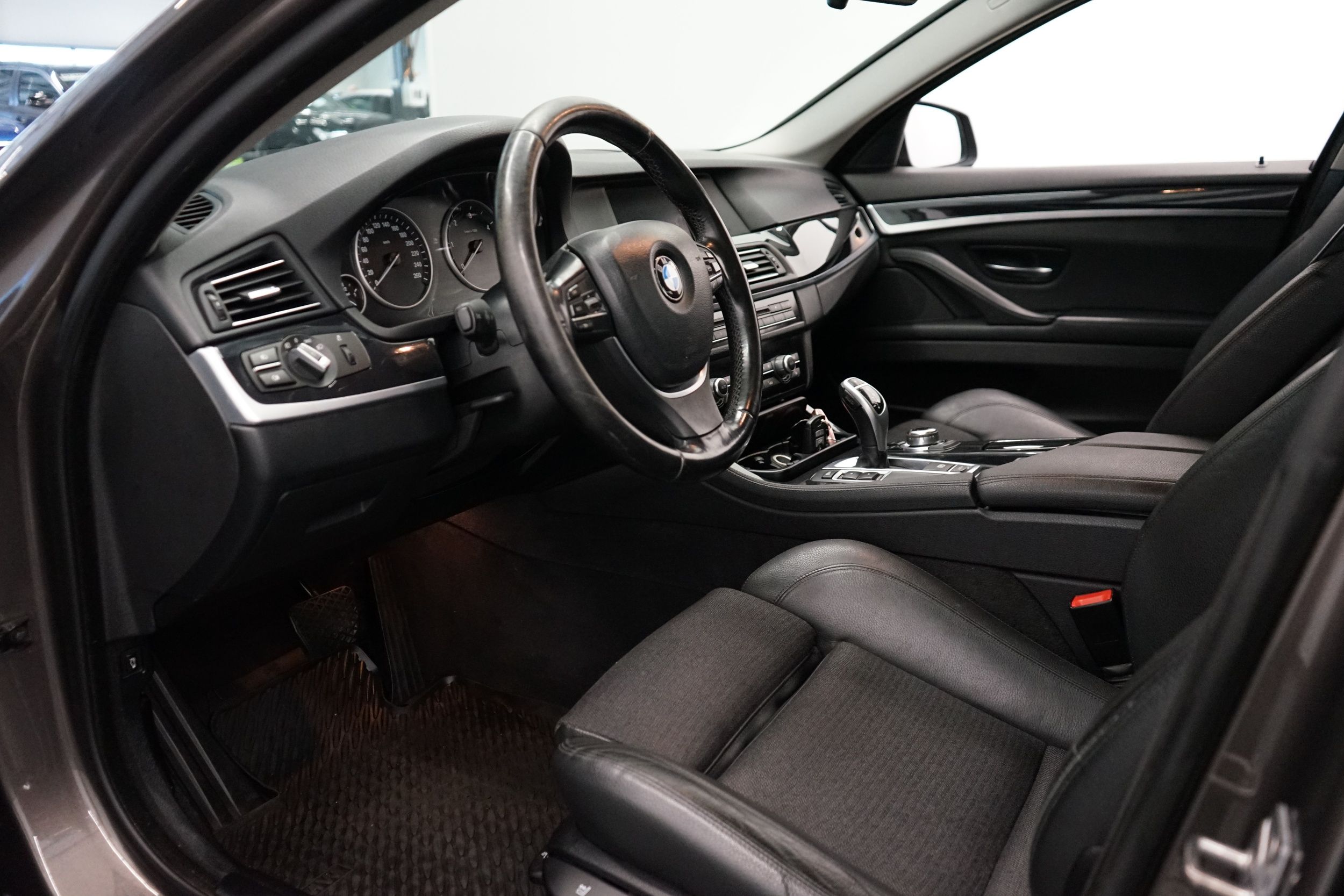 BMW 520 2011