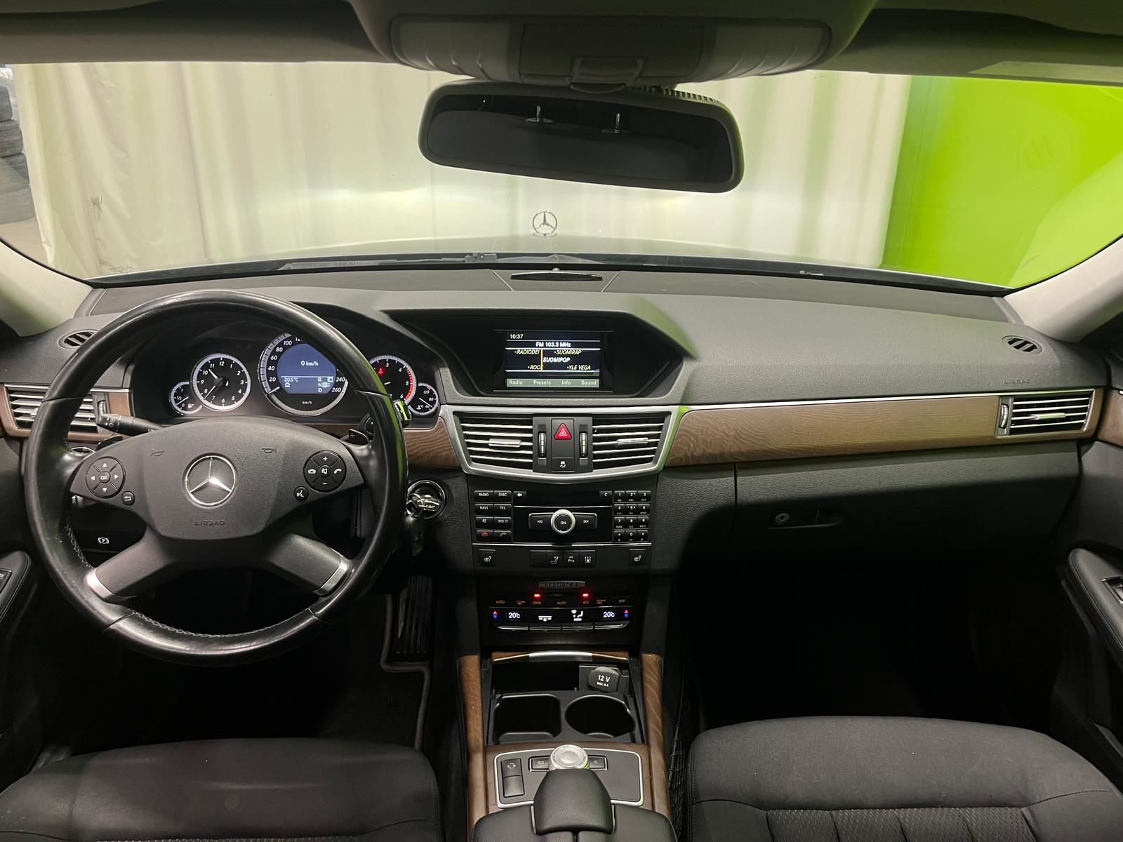 Mercedes-Benz E 2010