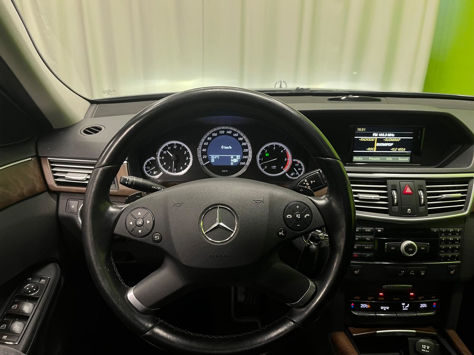 Mercedes-Benz E 2010