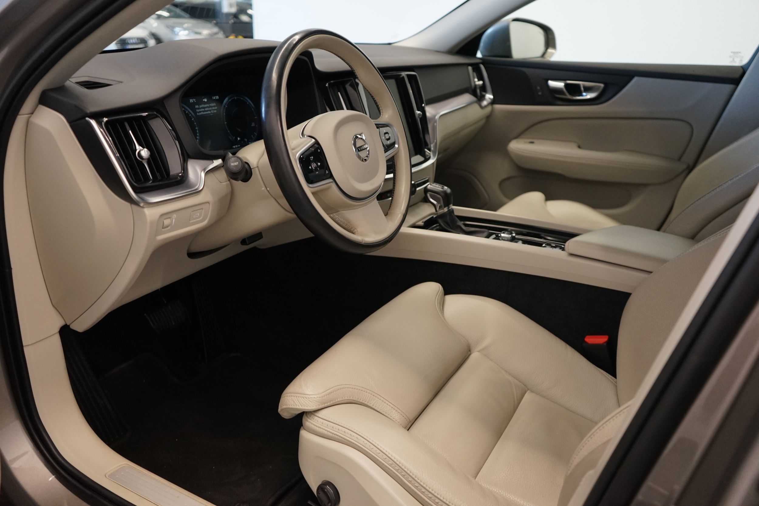 Volvo V60 Cross Country 2020