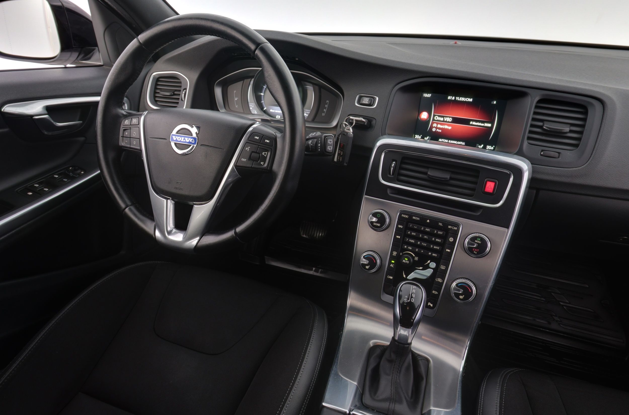 Volvo V60 Cross Country 2016