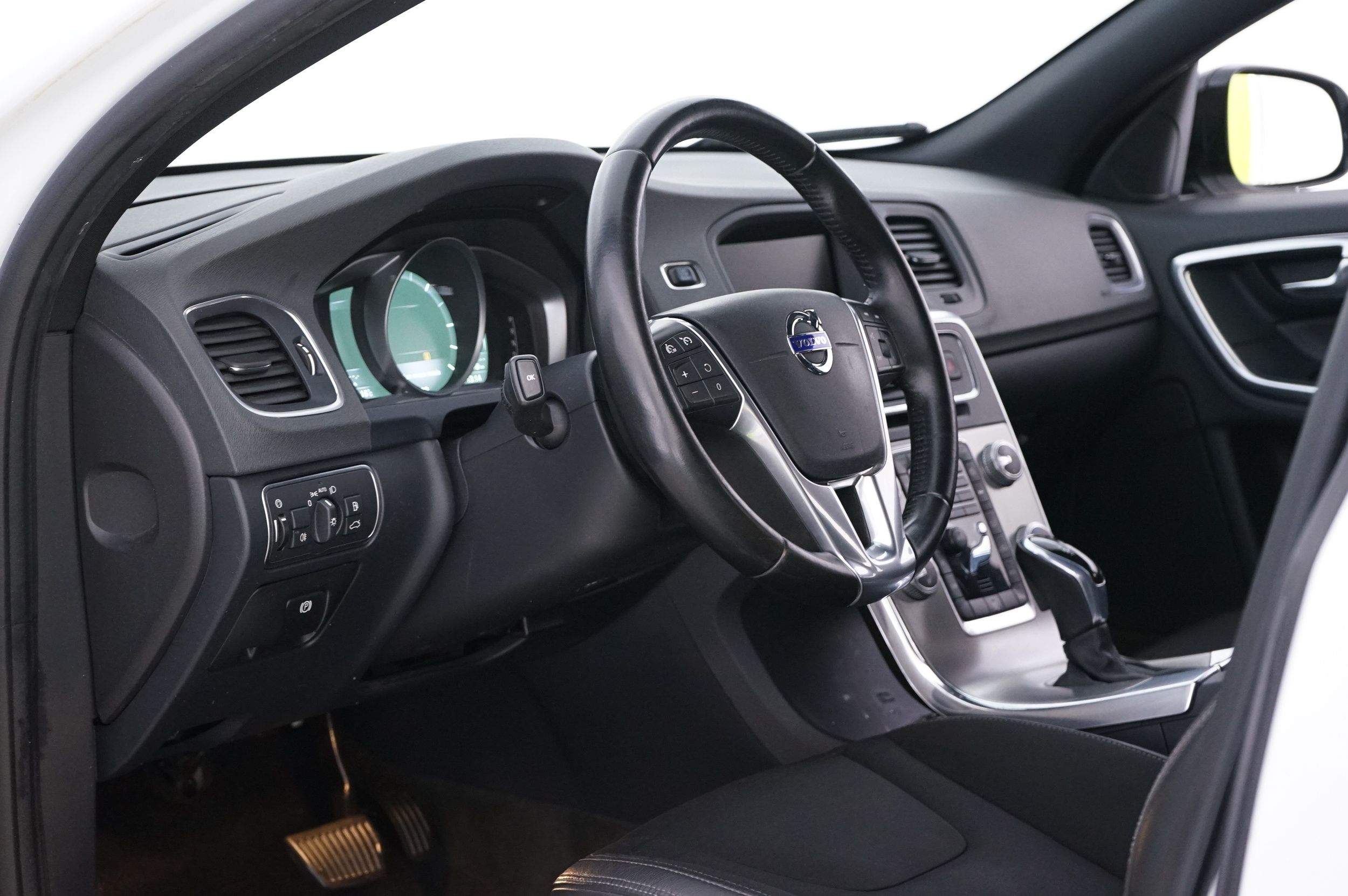 Volvo V60 Cross Country 2016