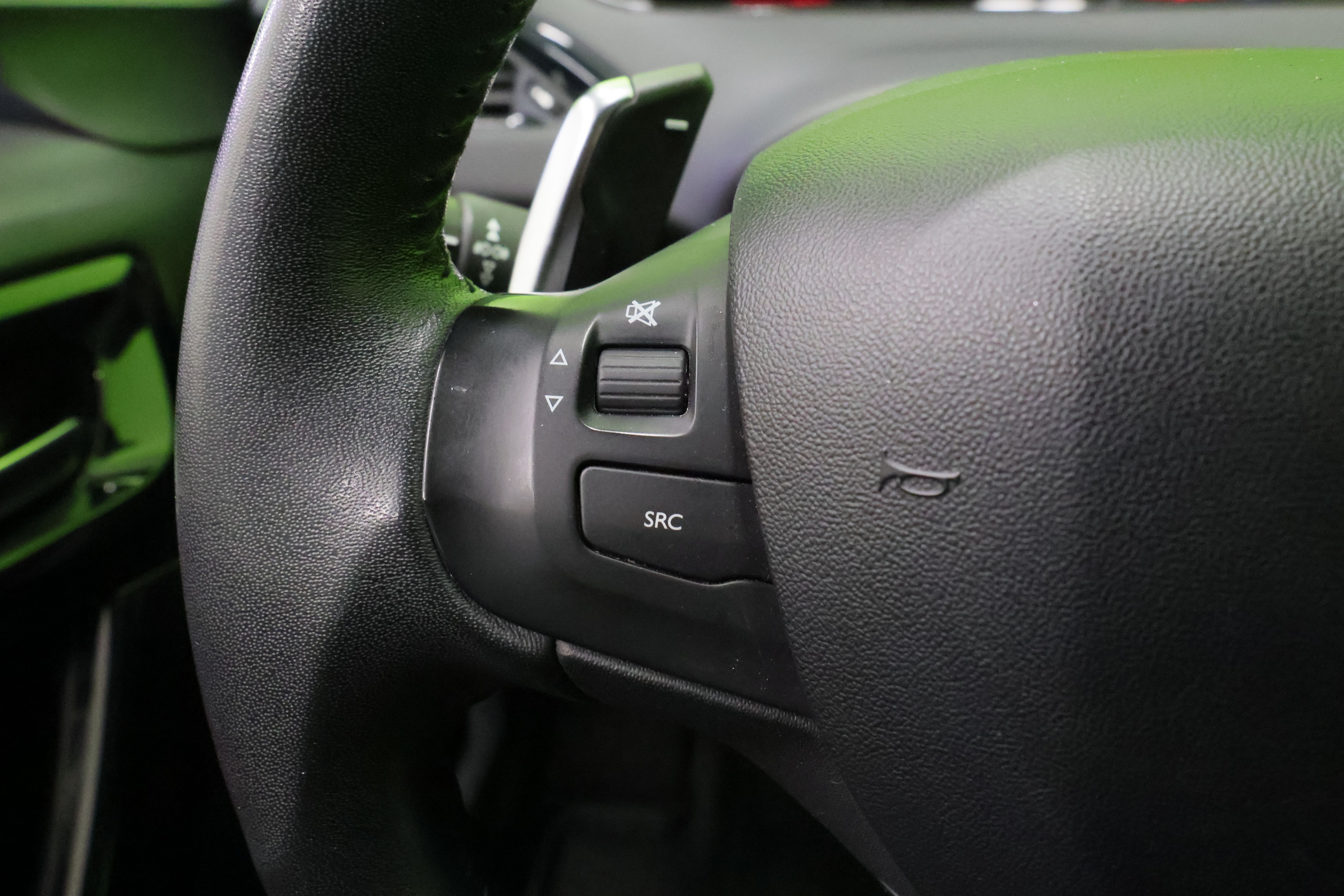 Peugeot 208 2015