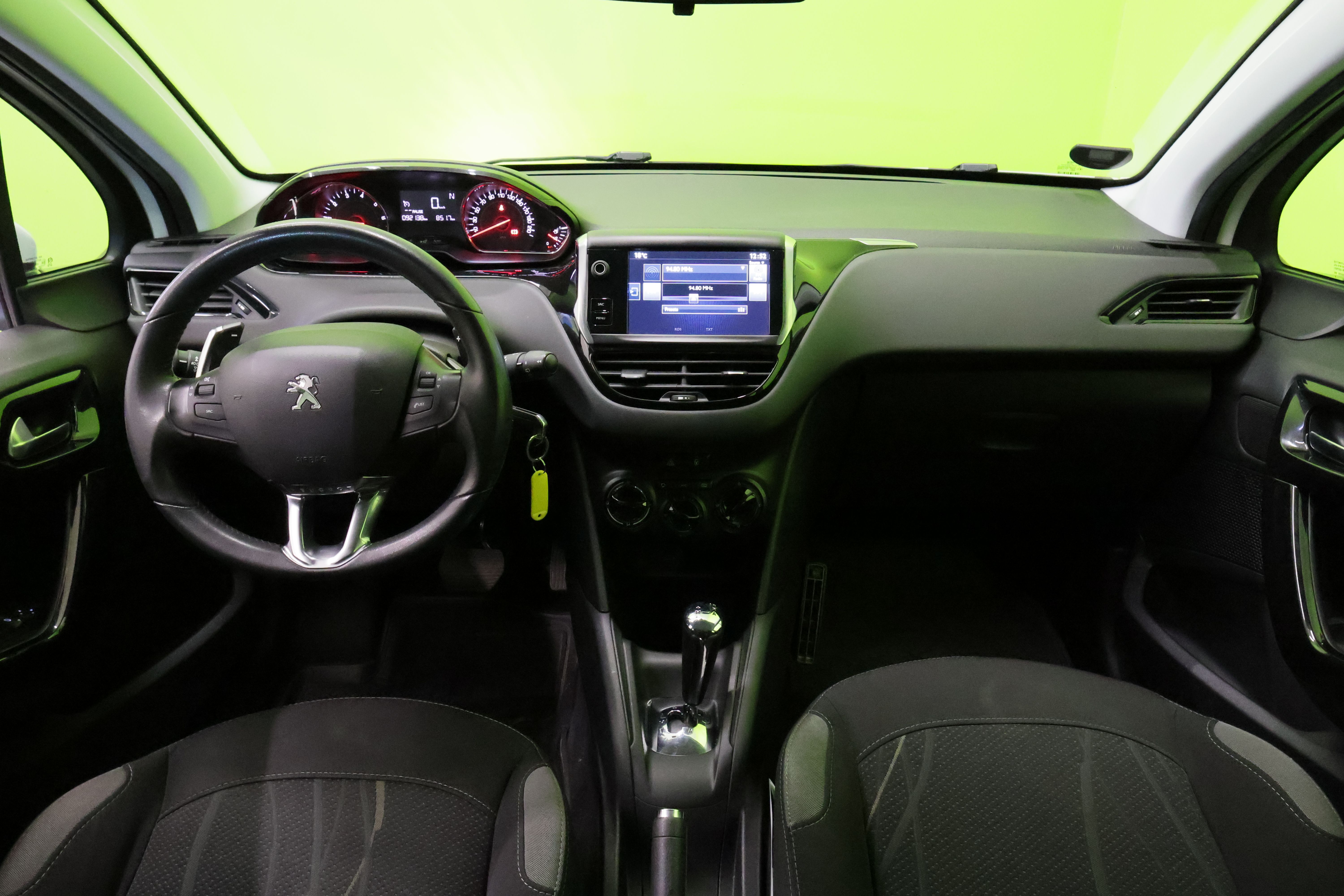 Peugeot 208 2015
