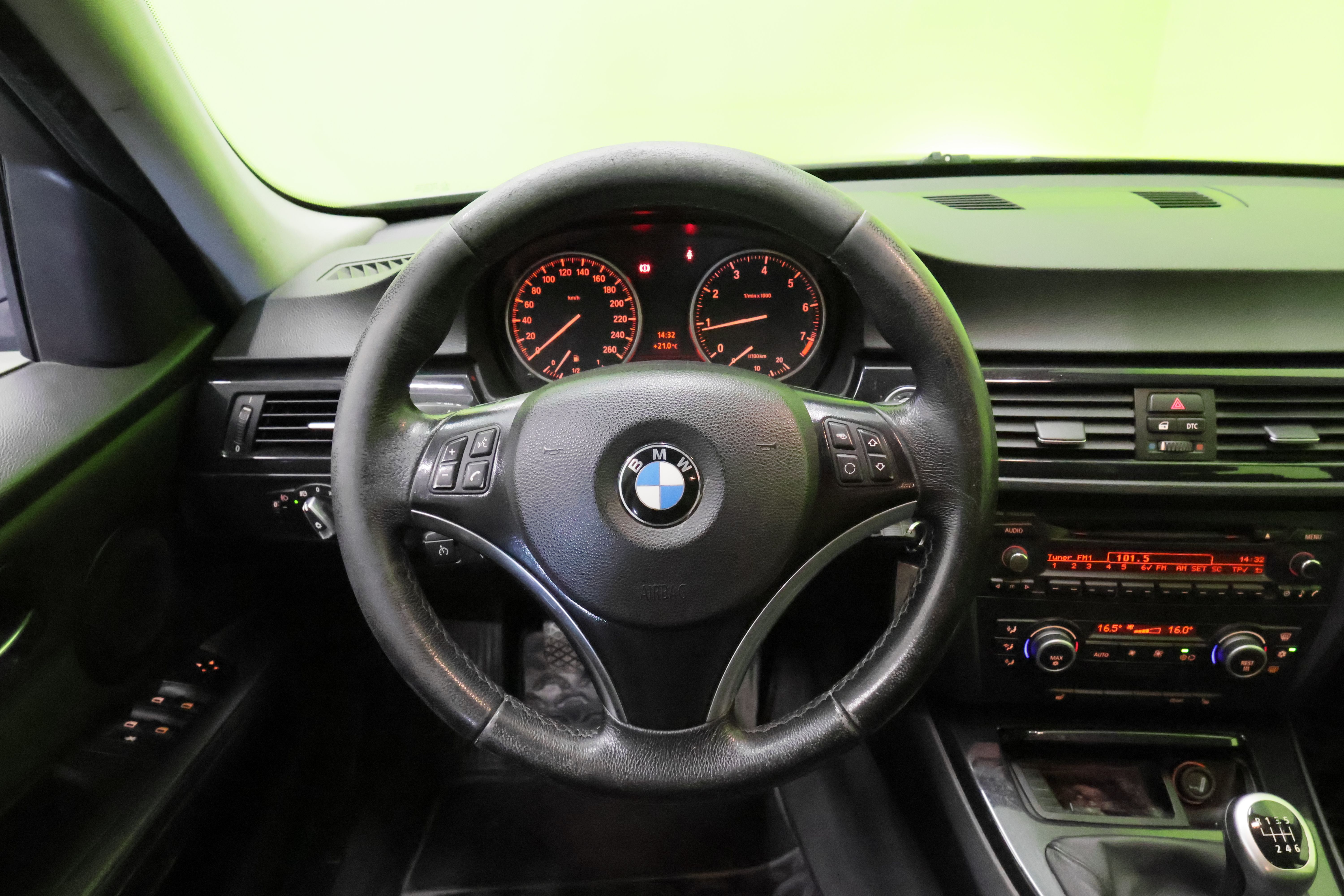 BMW 320 2009