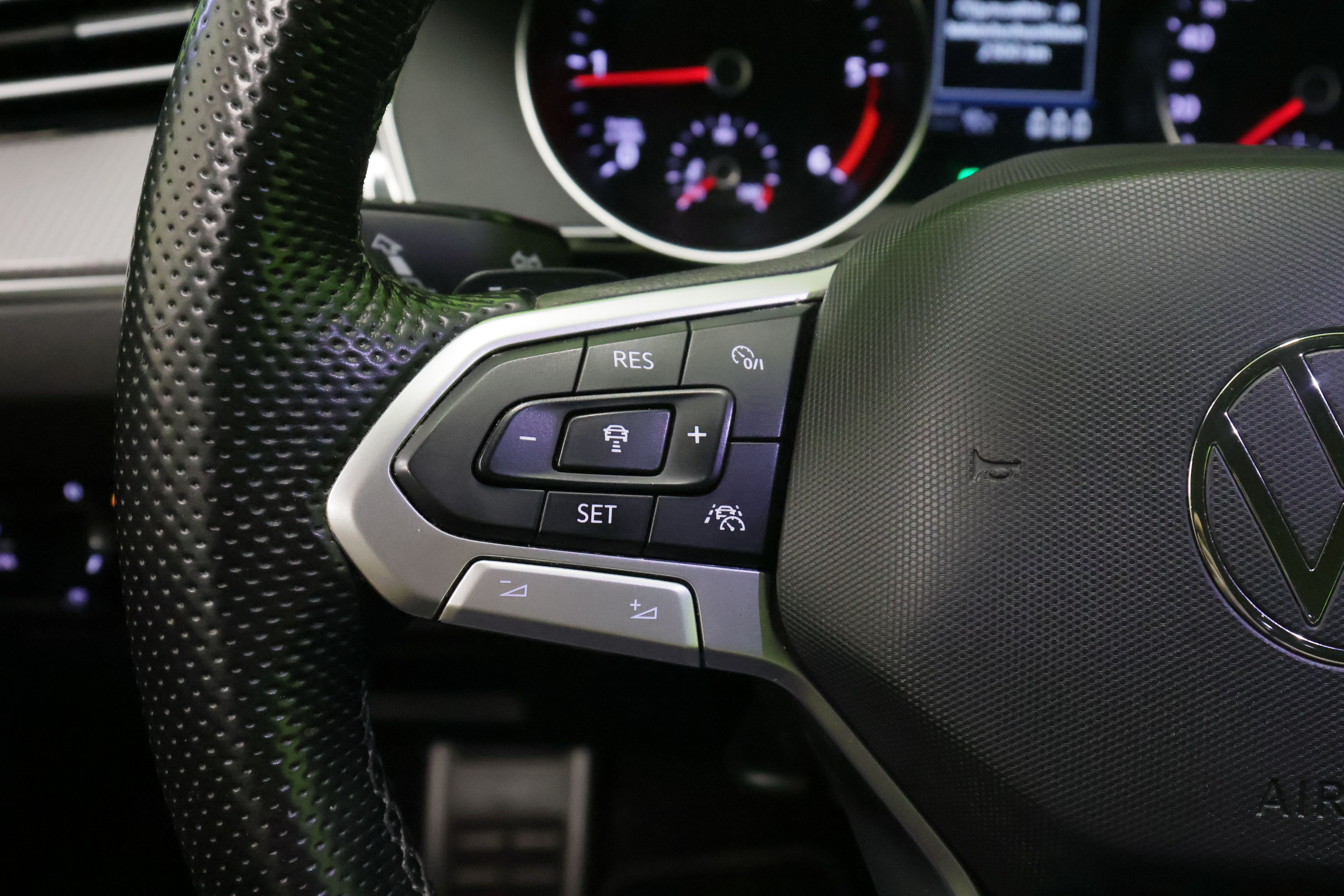 Volkswagen Passat 2023