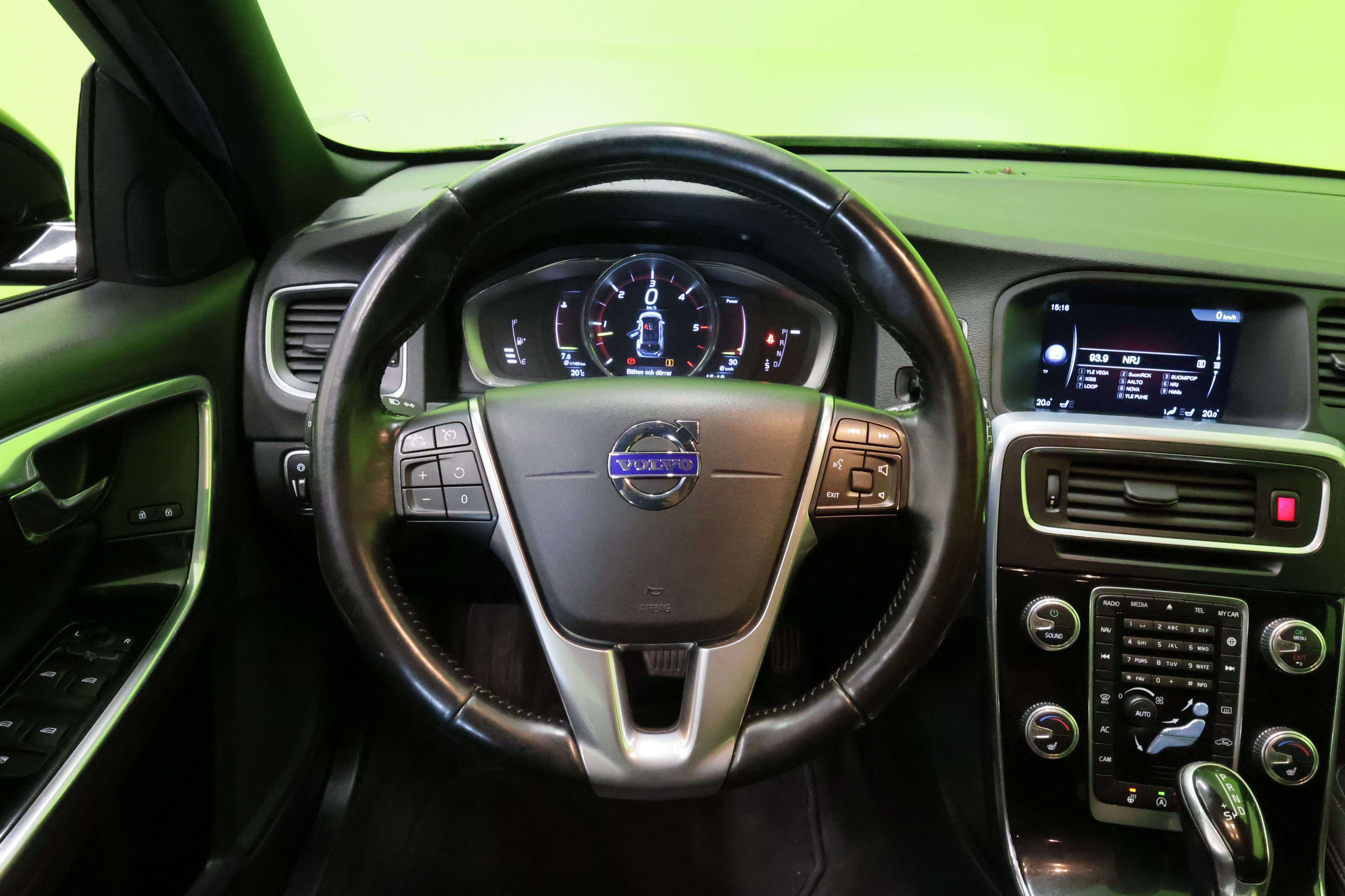 Volvo V60 Cross Country 2016