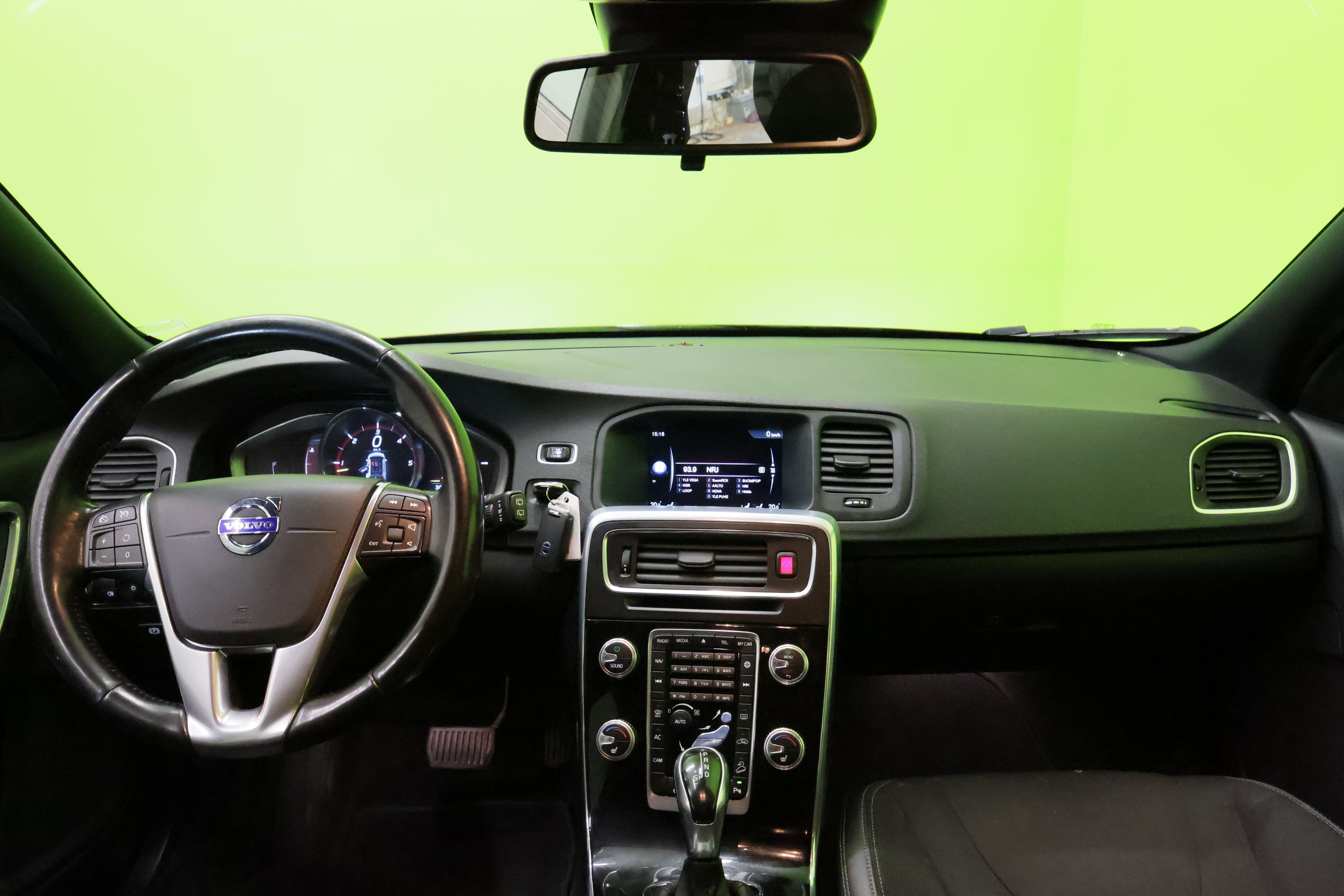 Volvo V60 Cross Country 2016