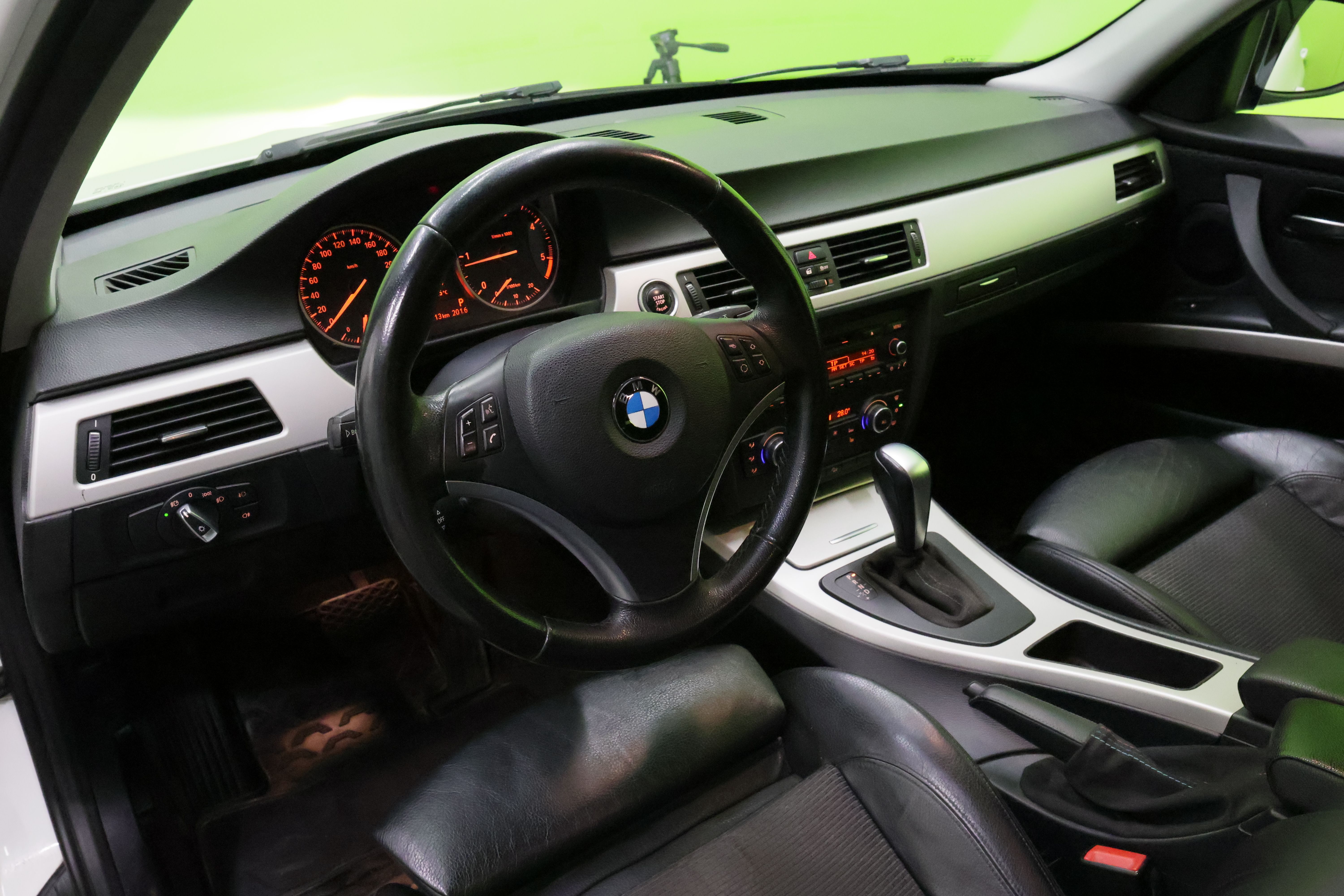 BMW 320 2011