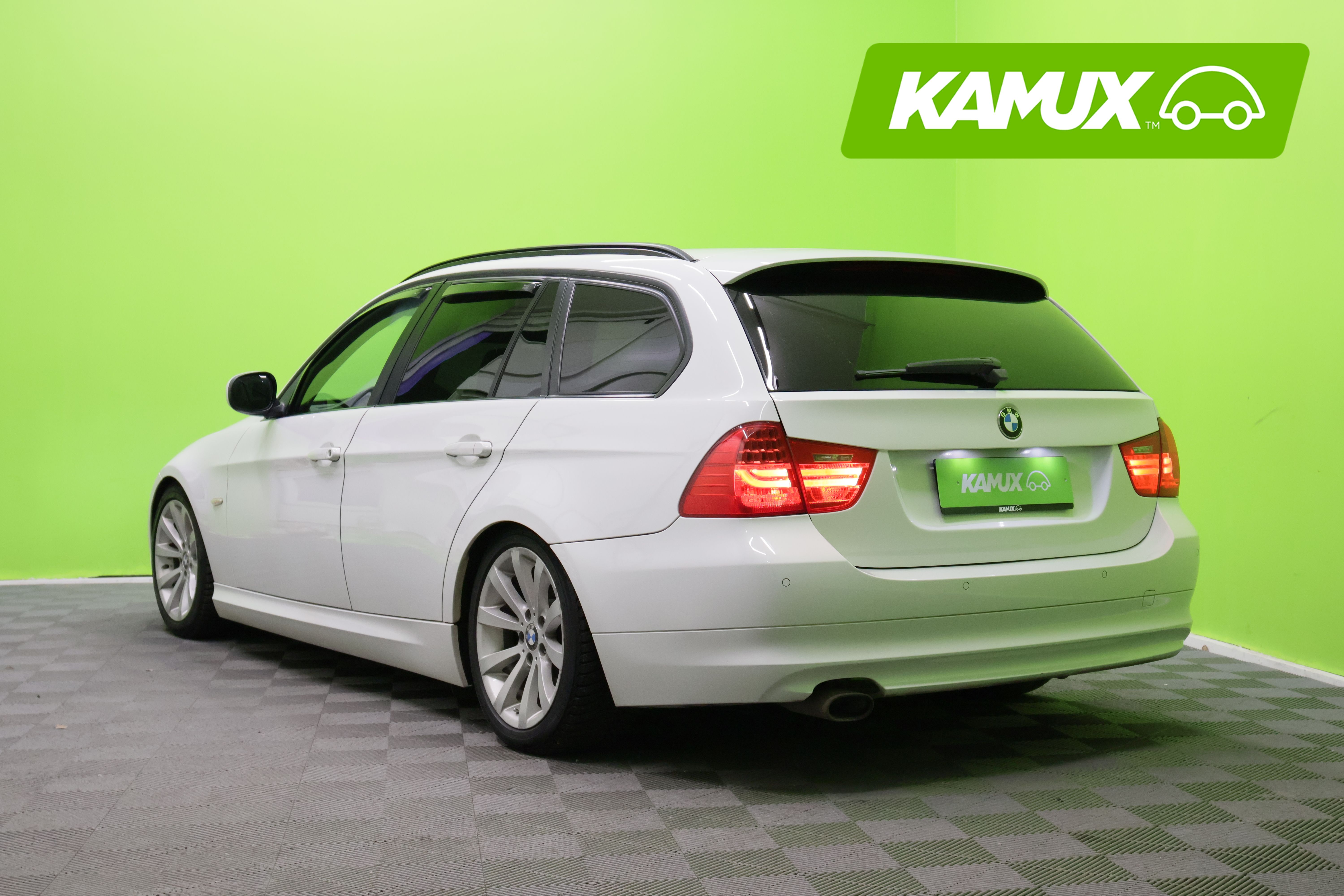 BMW 320 2011
