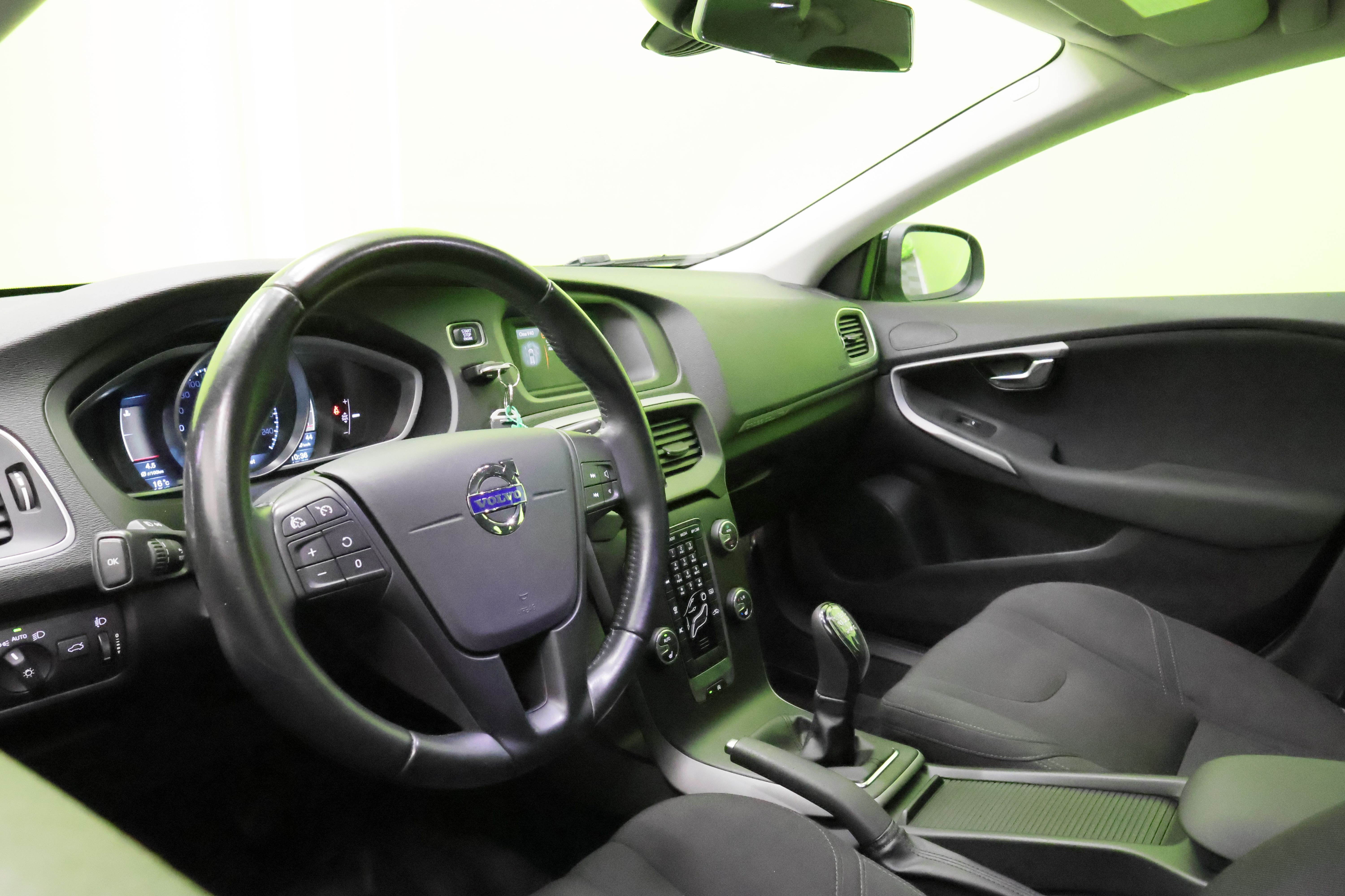 Volvo V40 Cross Country 2014