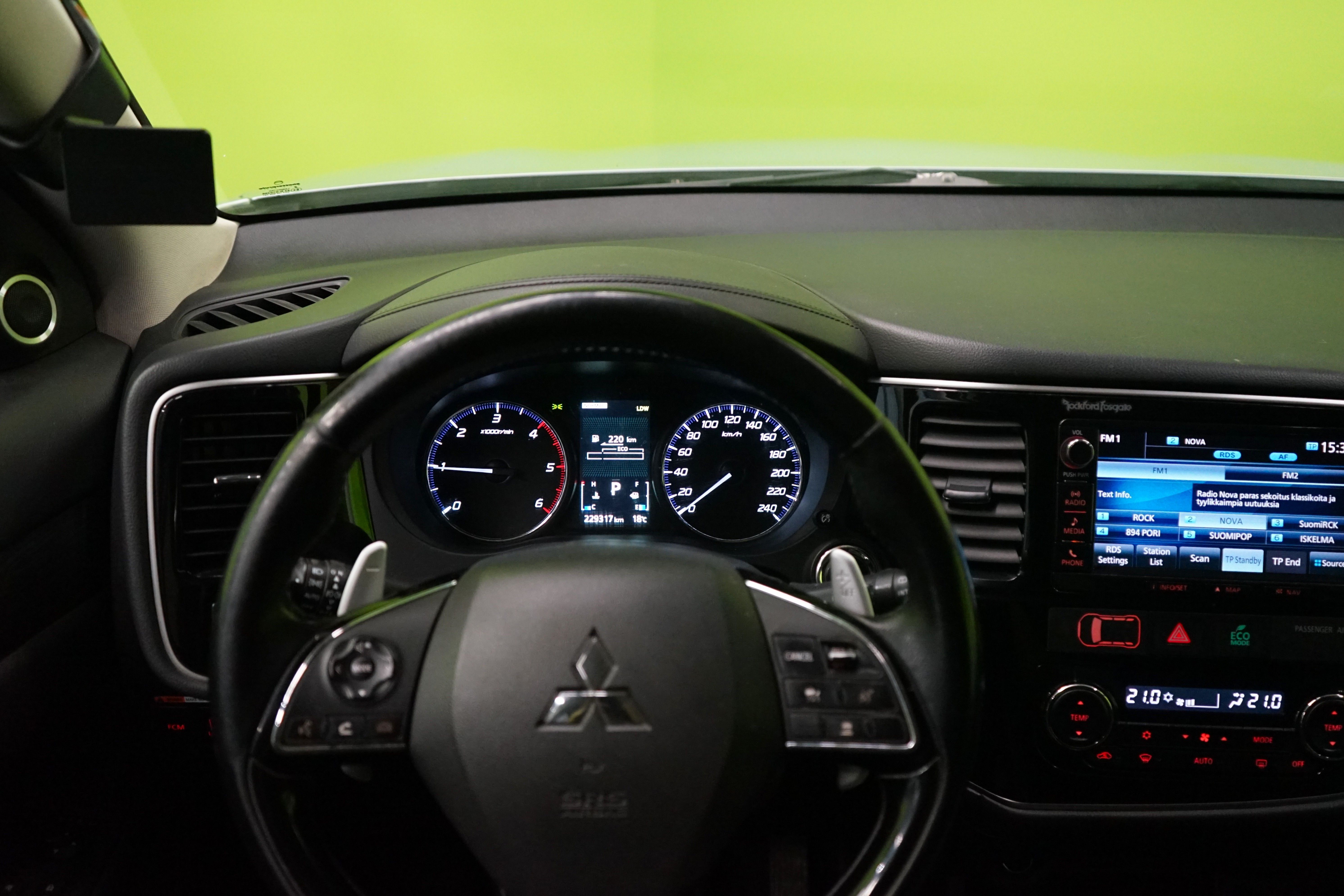 Mitsubishi Outlander 2016