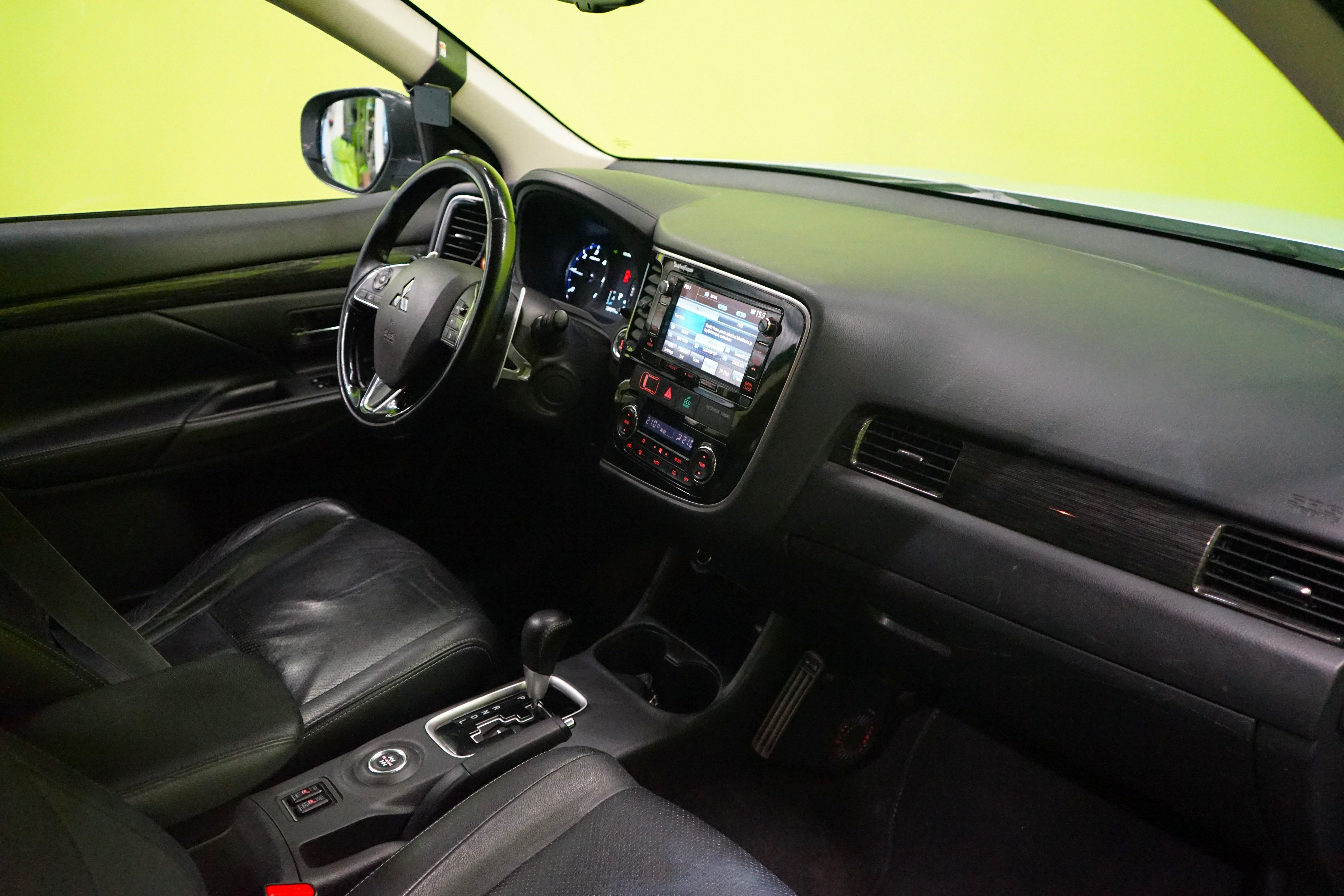 Mitsubishi Outlander 2016