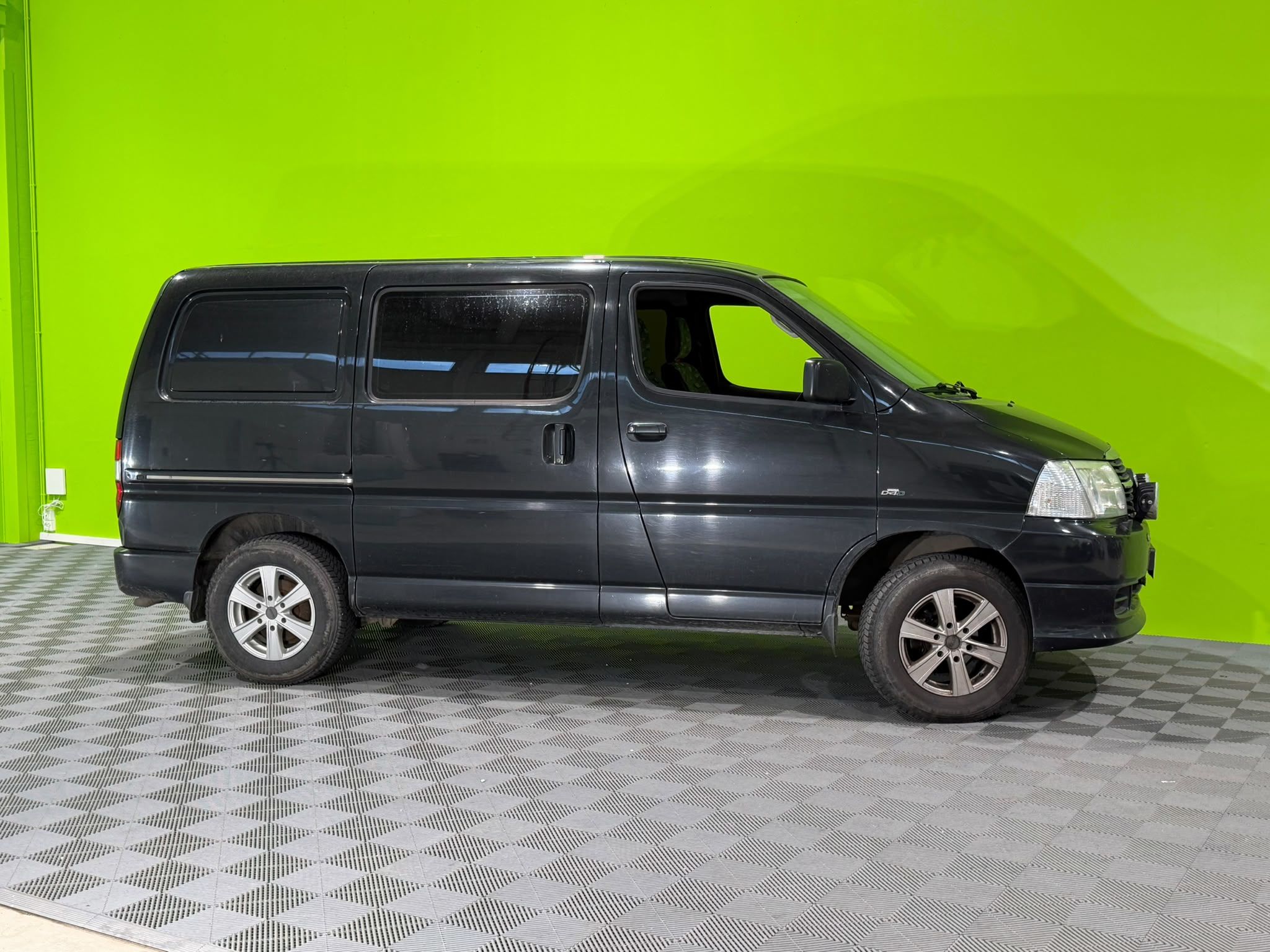 Toyota Hiace 2011