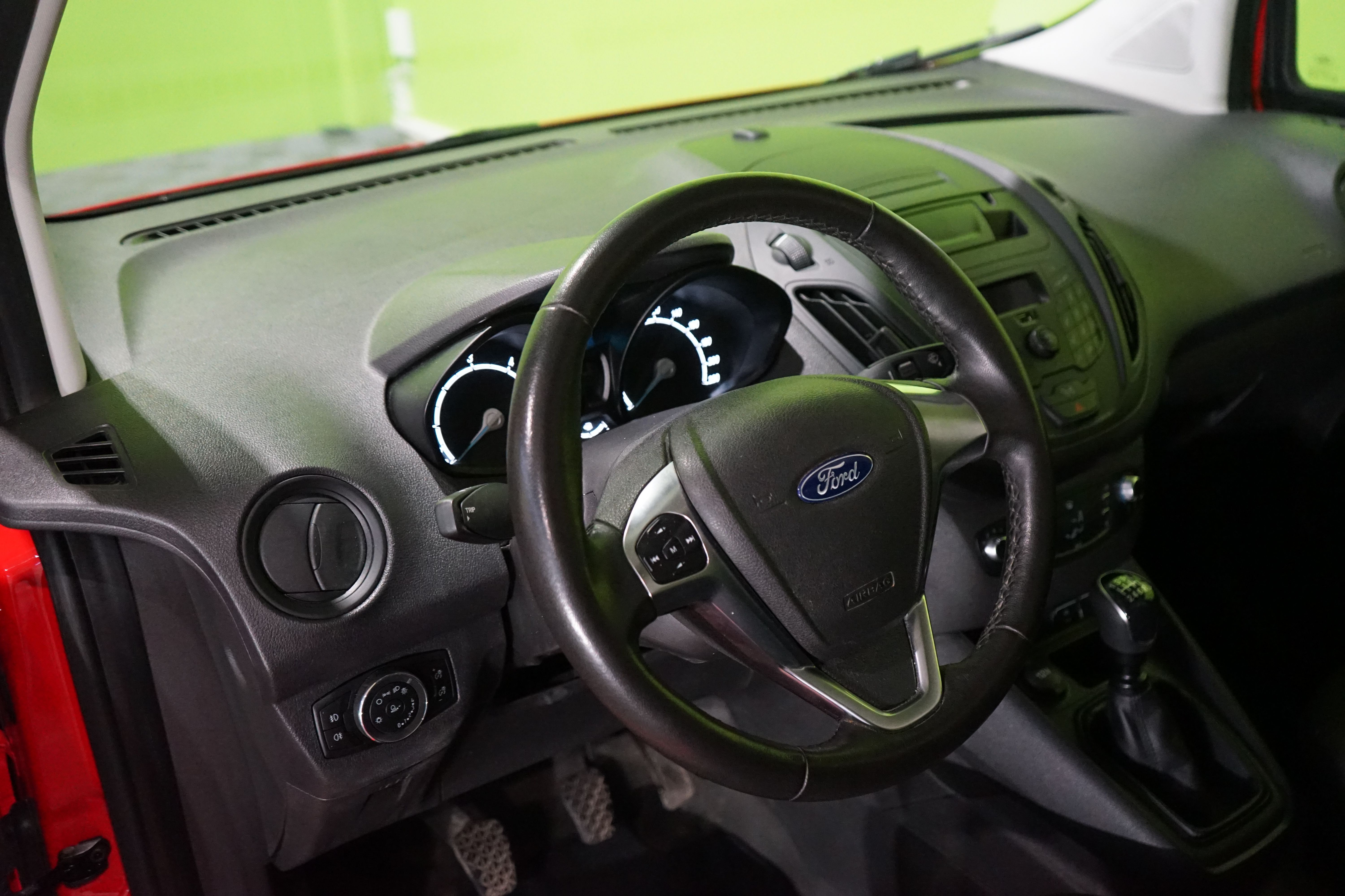 Ford Transit Courier 2021