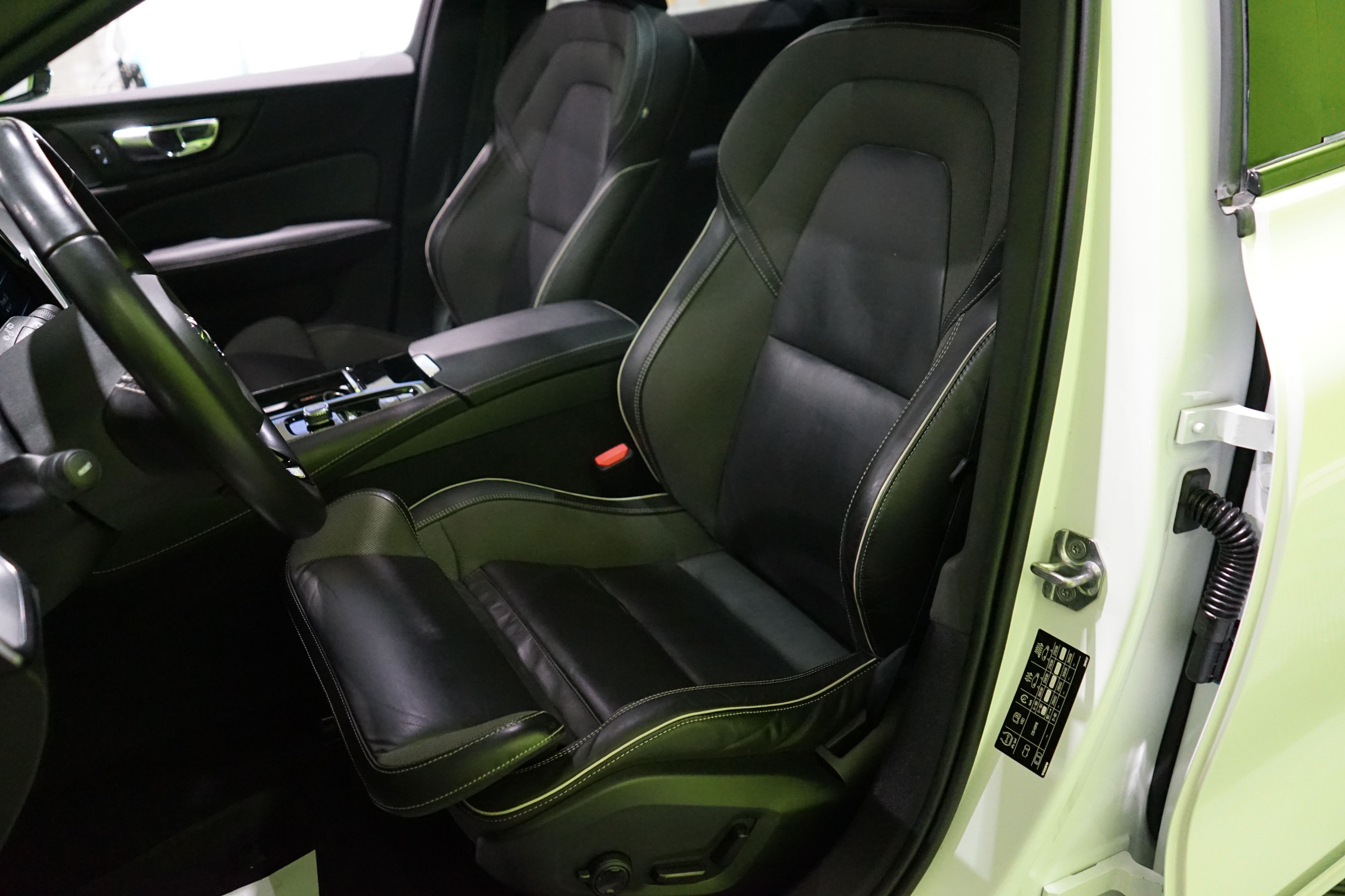 Volvo V60 2020