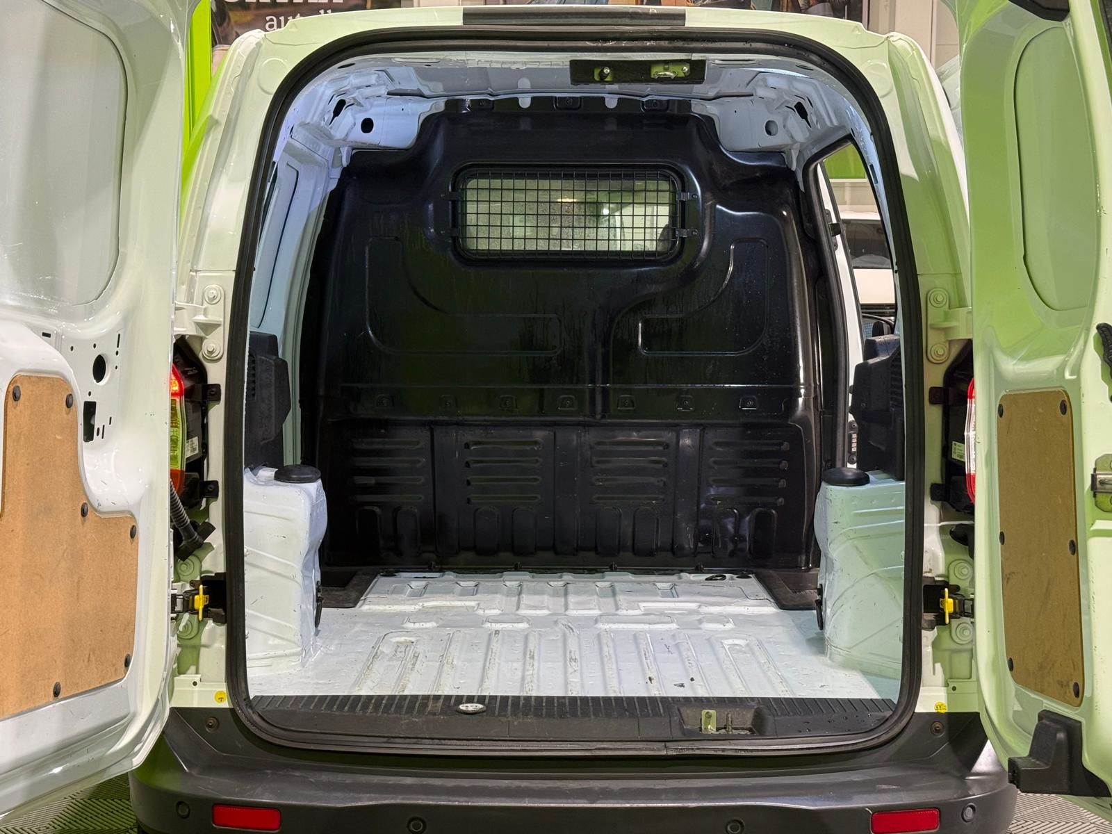 Ford Transit Courier 2021