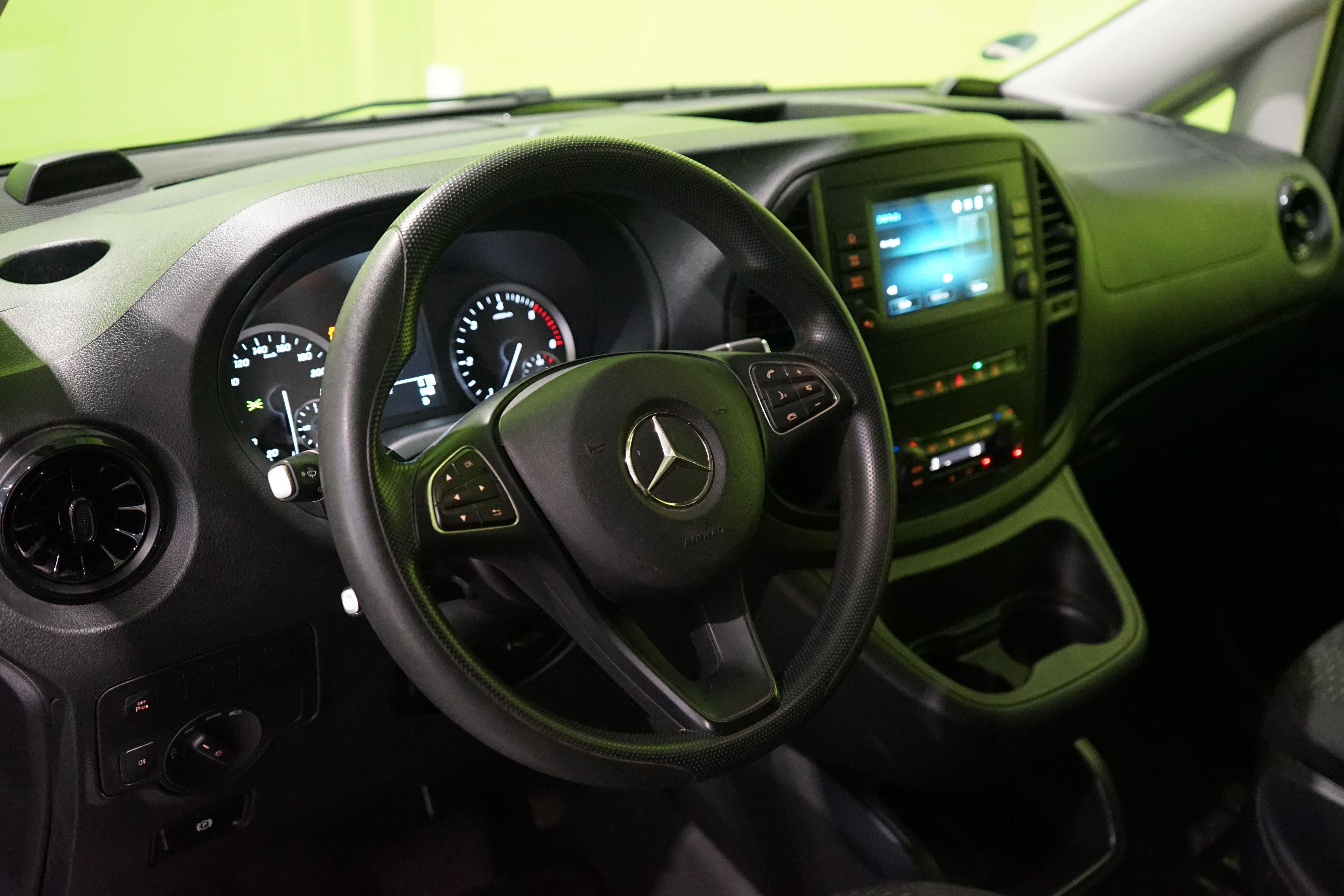 Mercedes-Benz Vito 2023