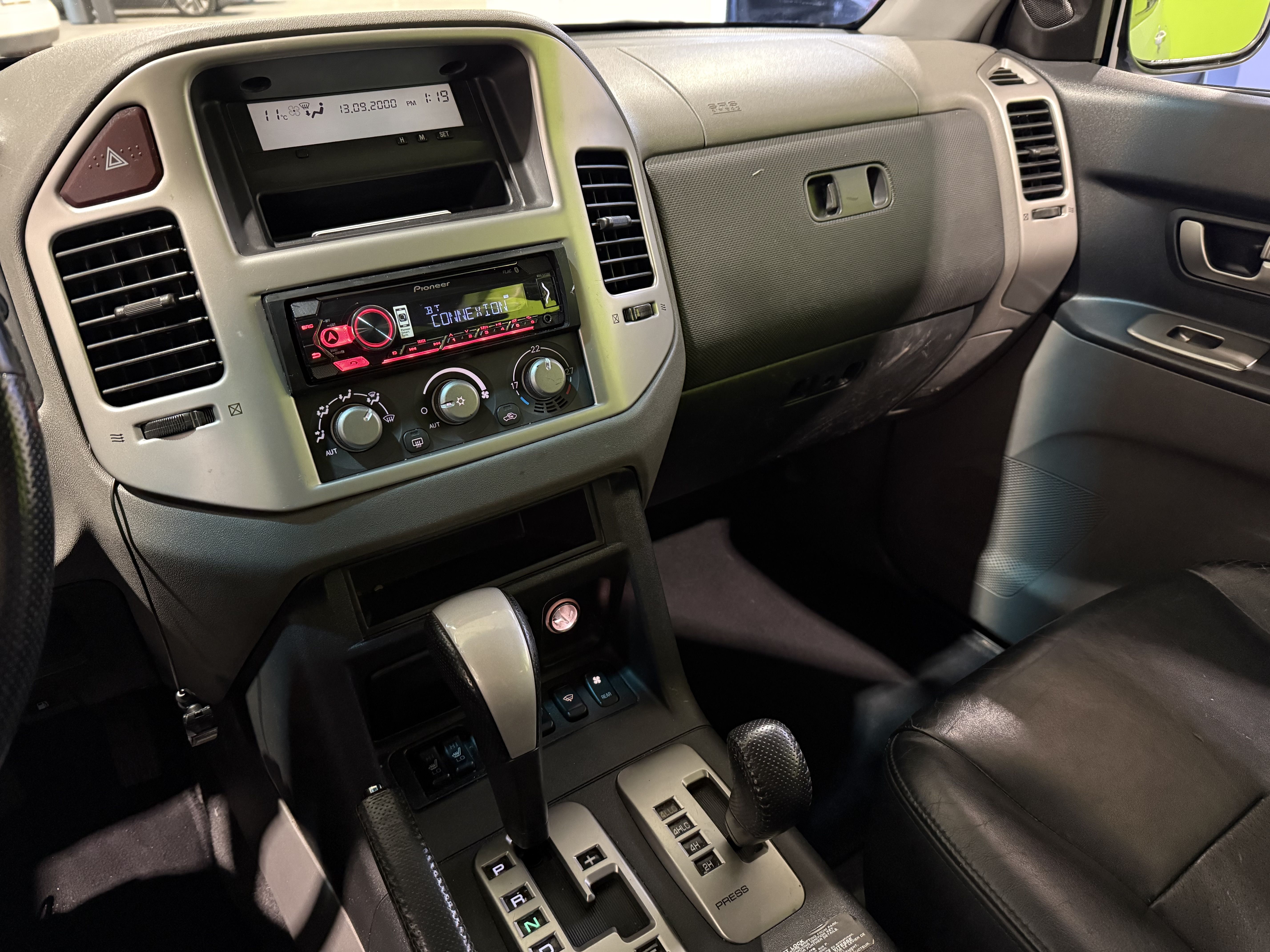 Mitsubishi Pajero 2004