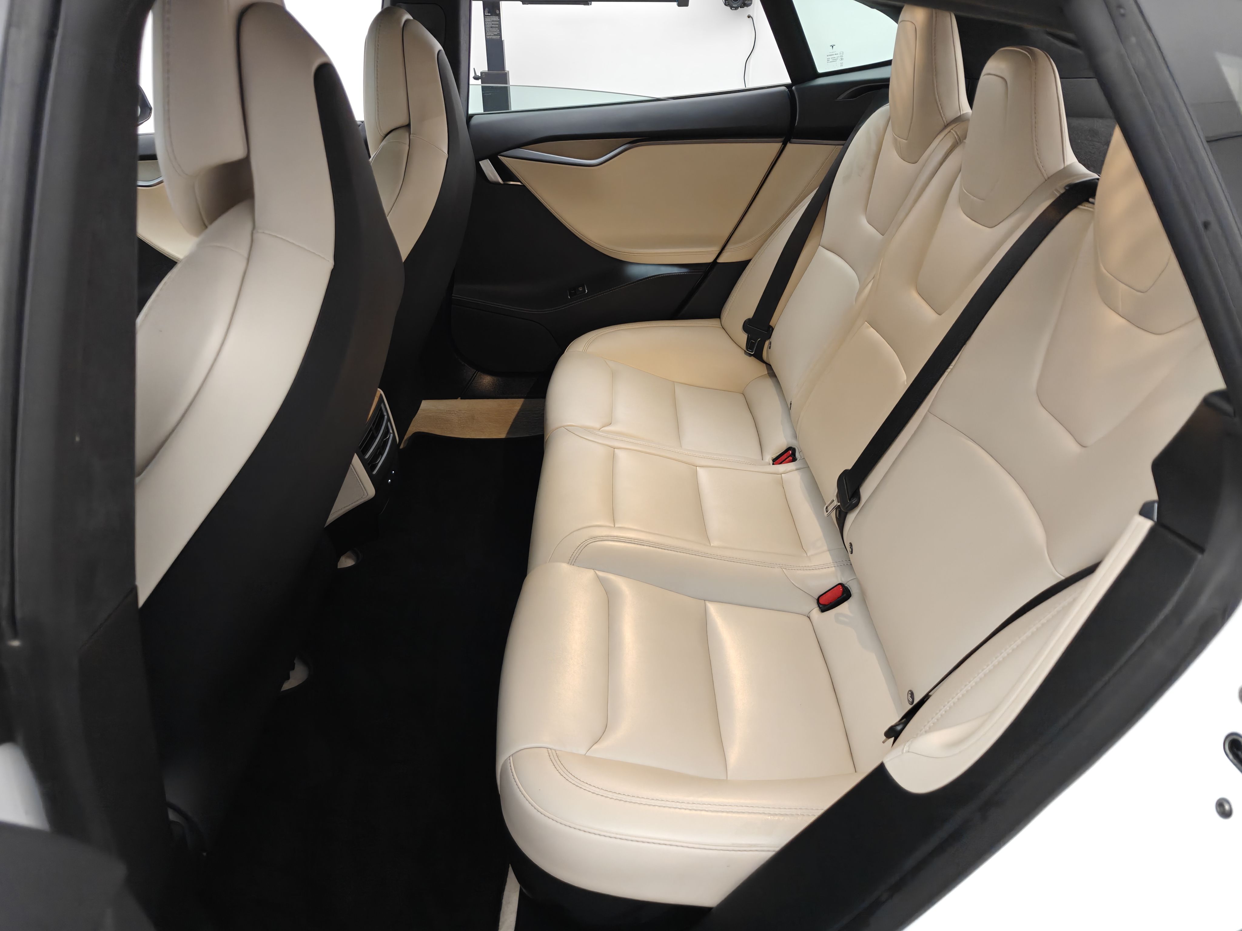 Tesla Model S 2020