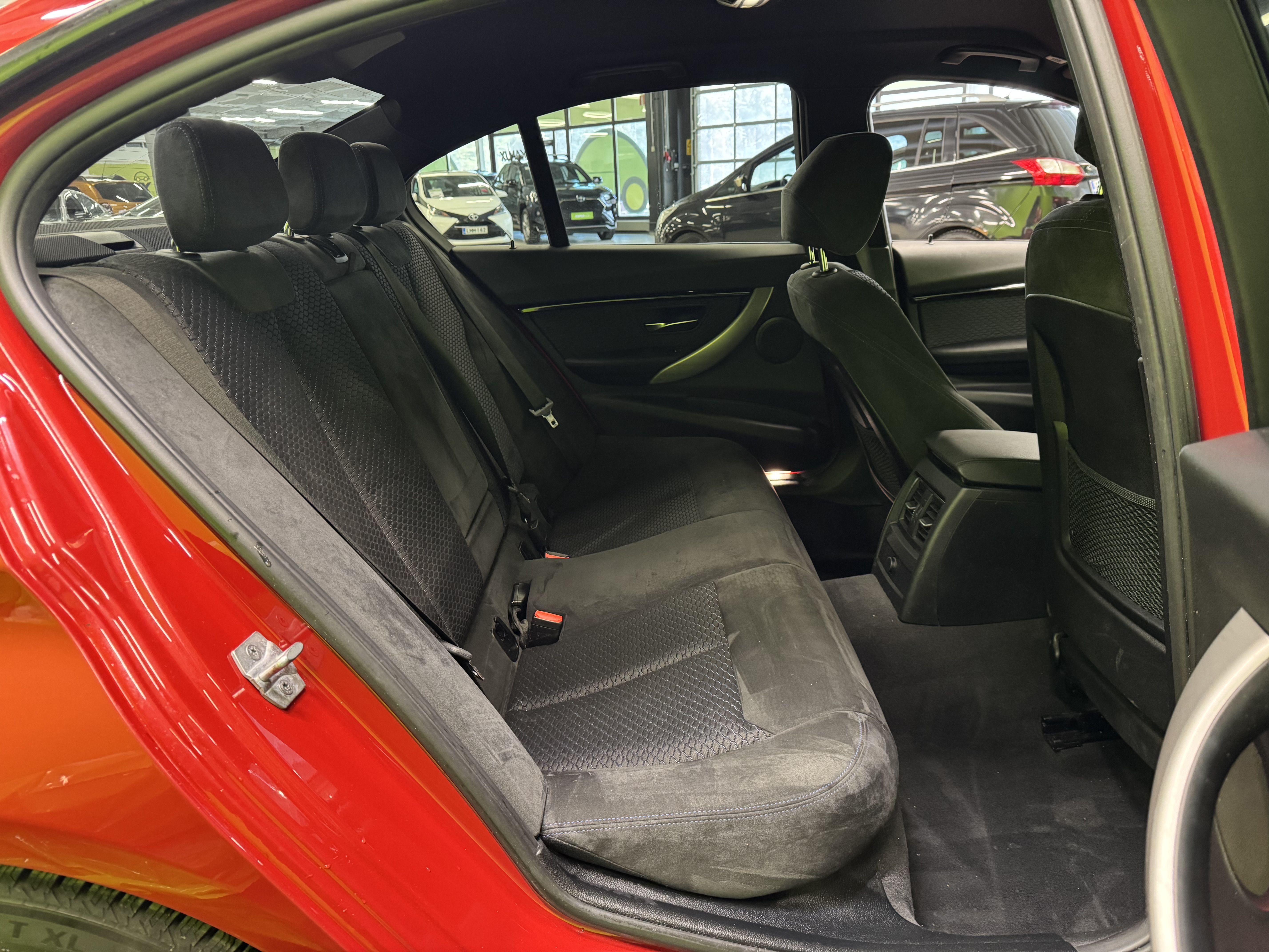 BMW 330 2018