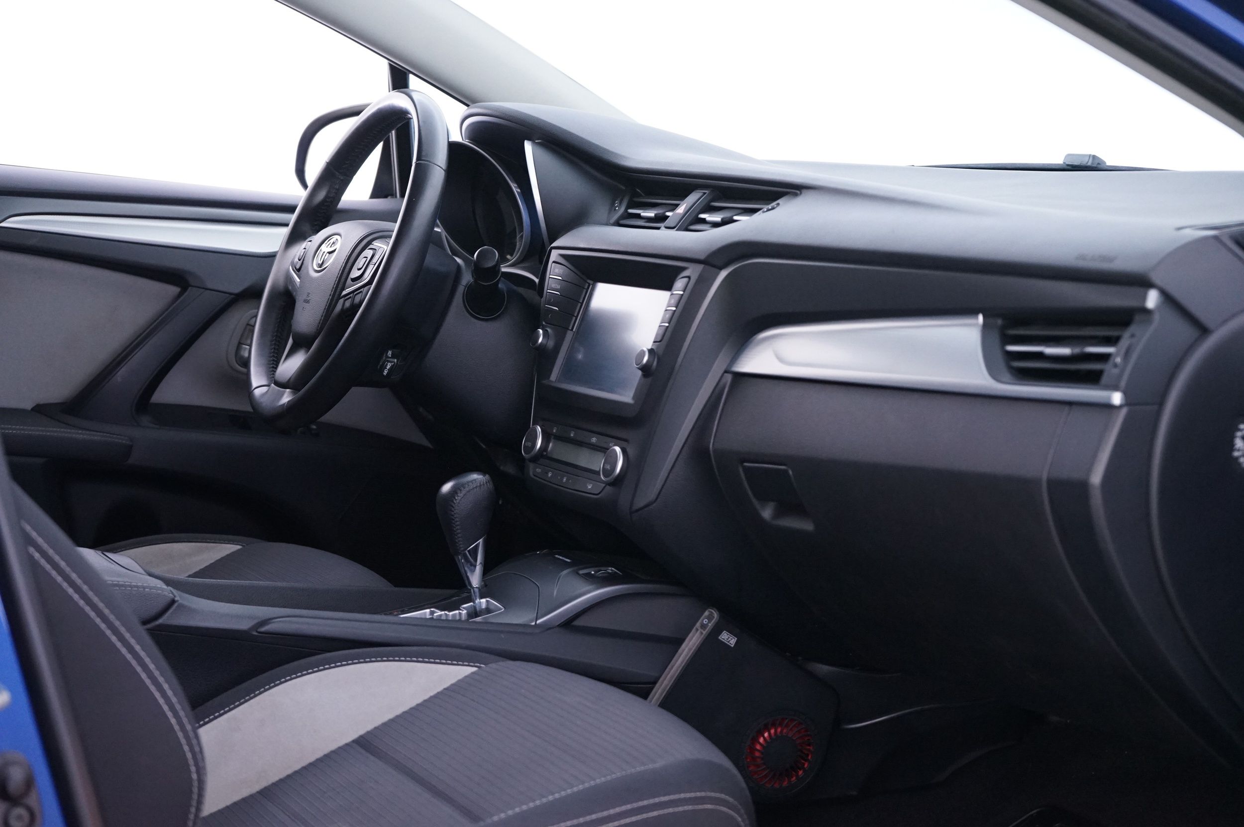Toyota Avensis 2015