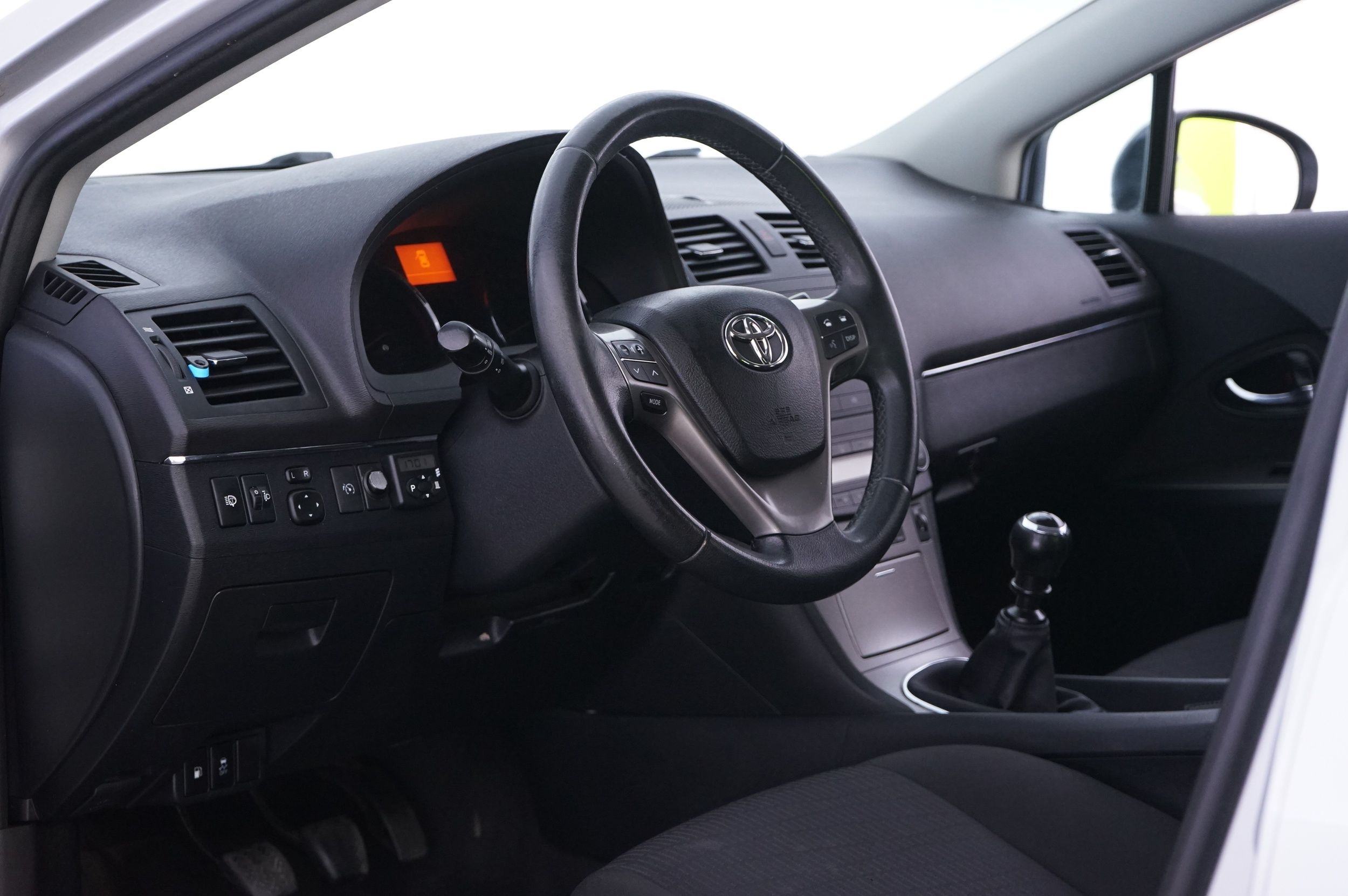 Toyota Avensis 2010