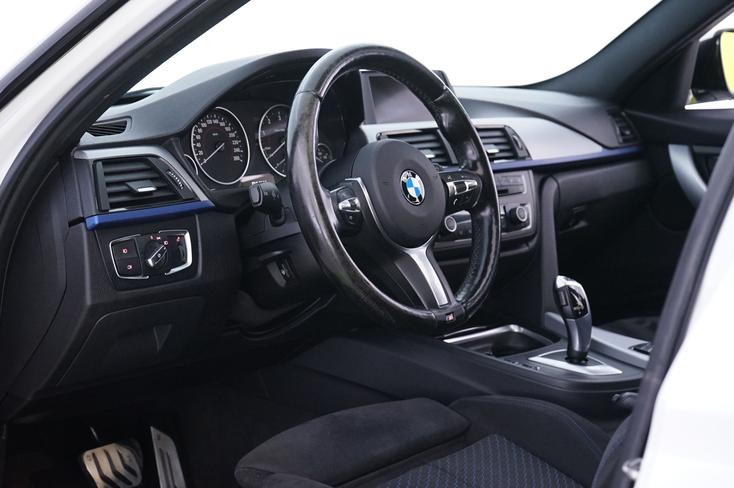 BMW 320 2012