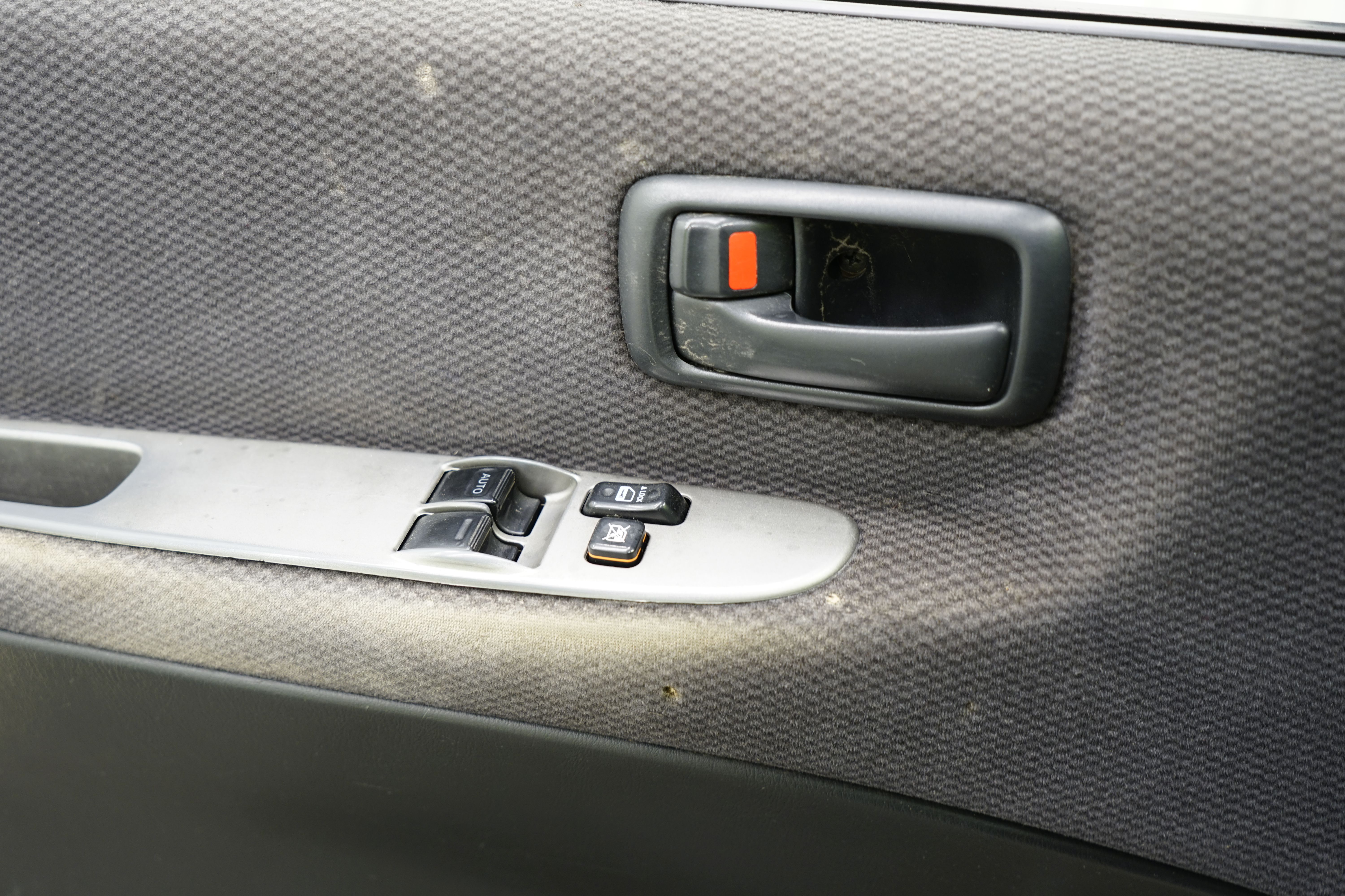 Toyota Hiace 2011