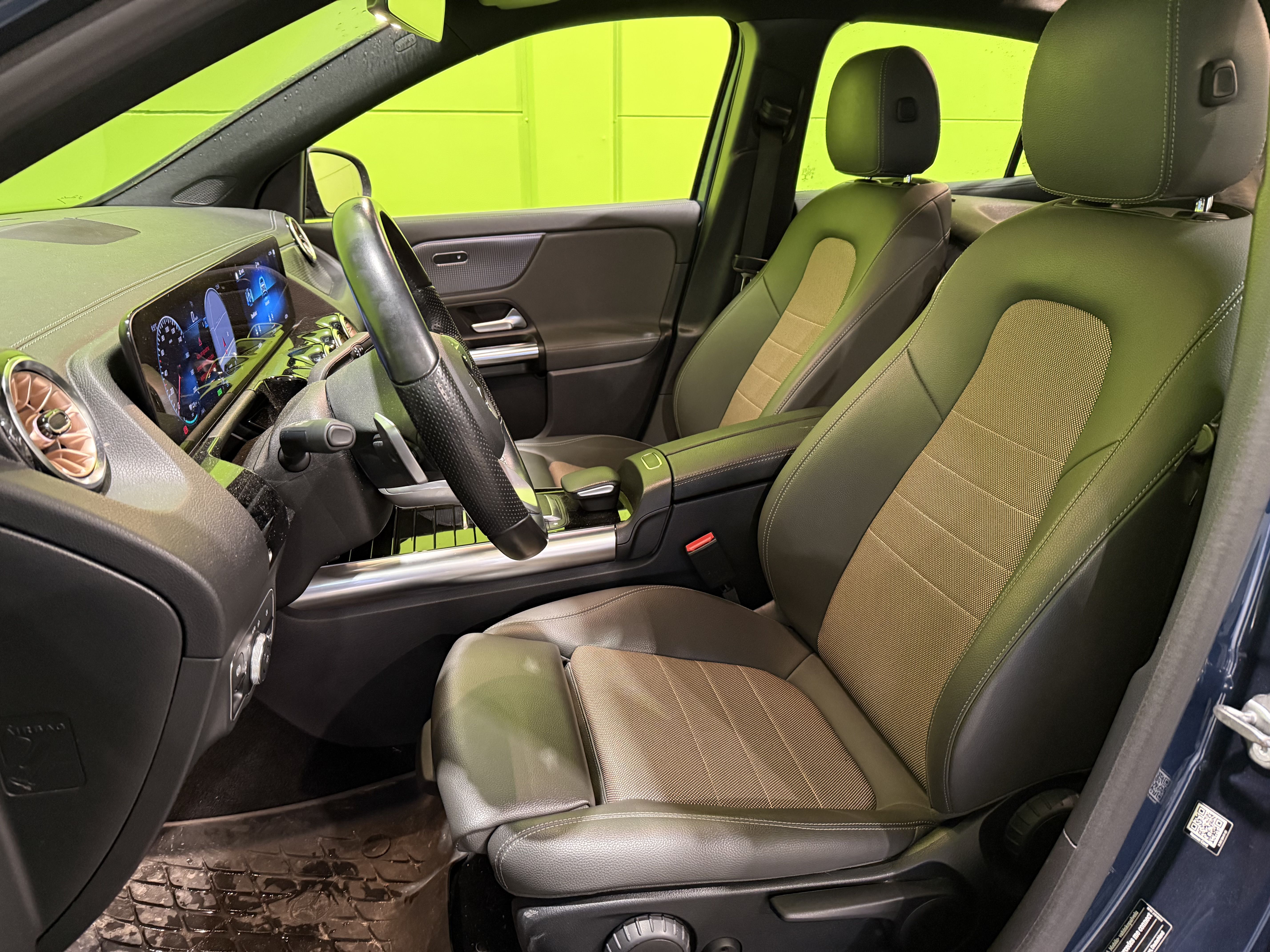 Mercedes-Benz EQA 2021