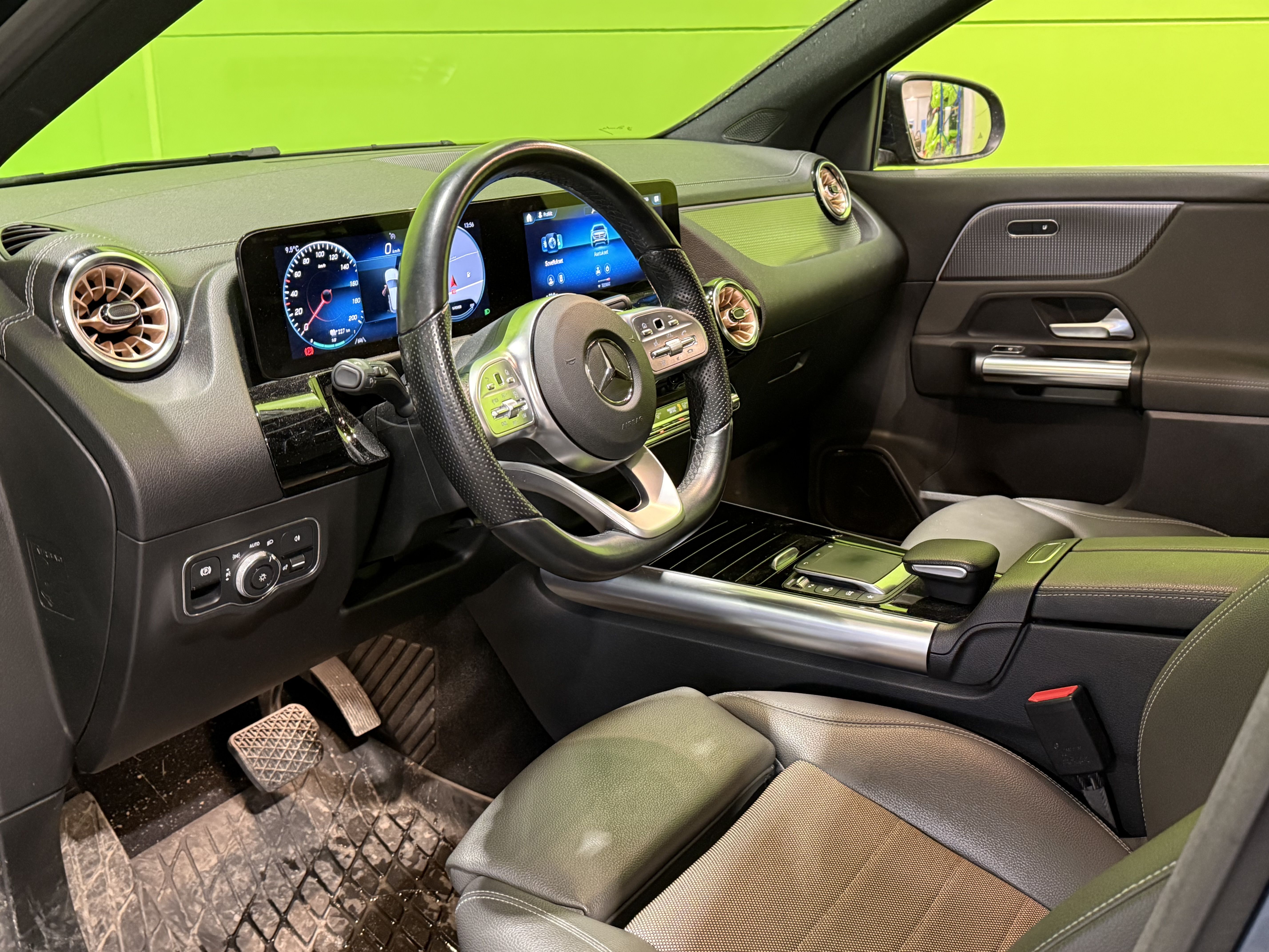 Mercedes-Benz EQA 2021