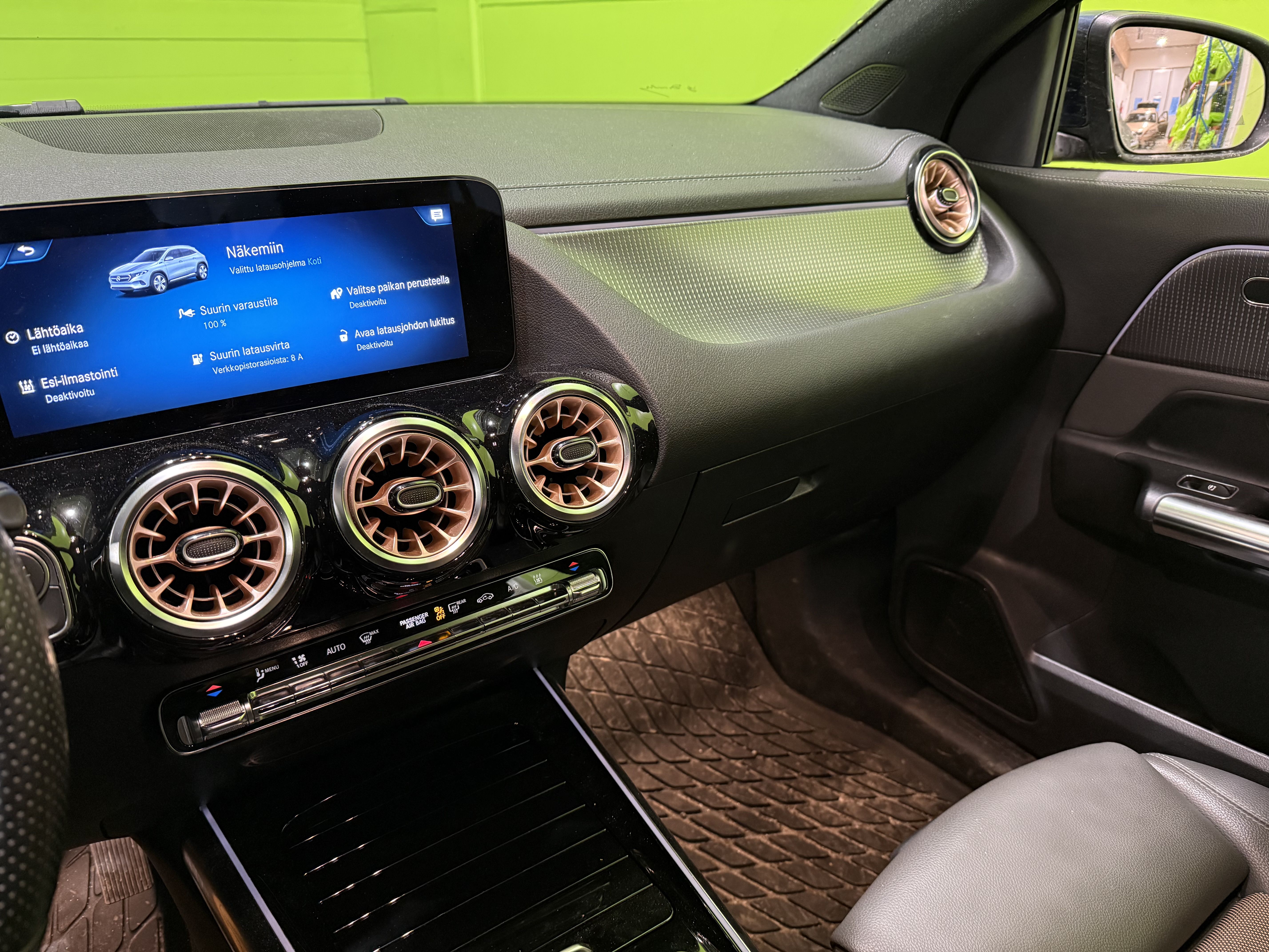 Mercedes-Benz EQA 2021