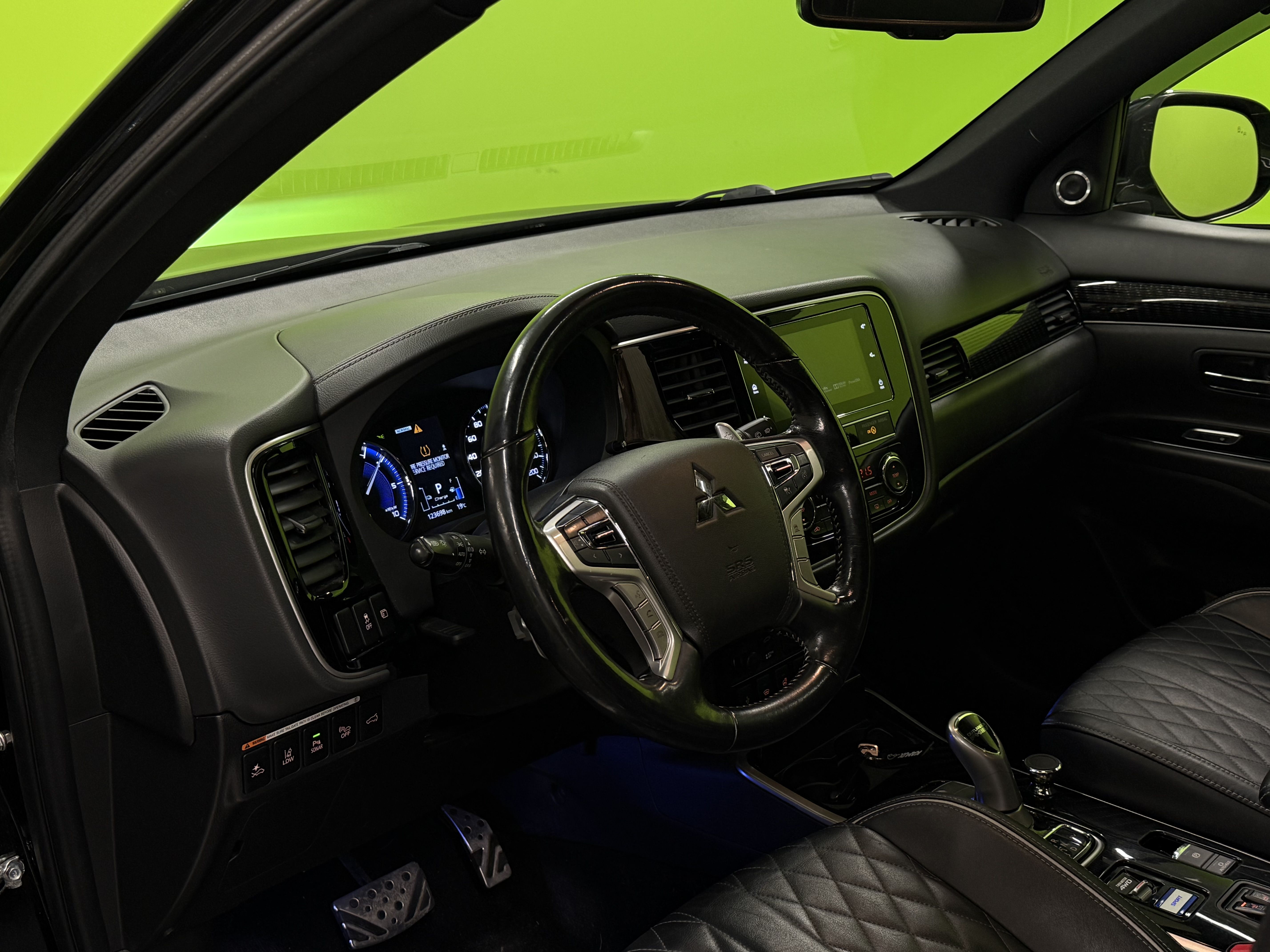 Mitsubishi Outlander PHEV 2019