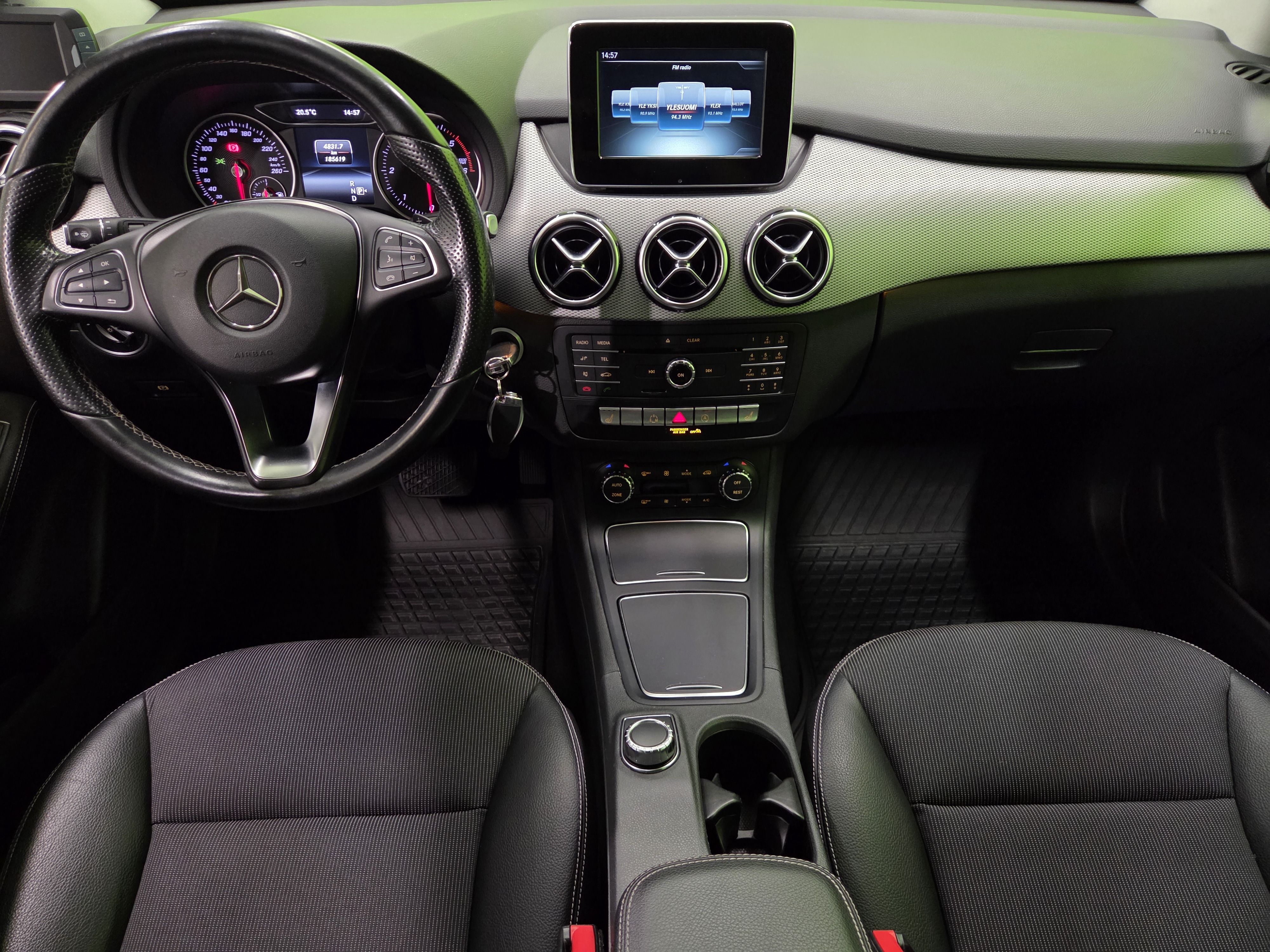 Mercedes-Benz B 2015