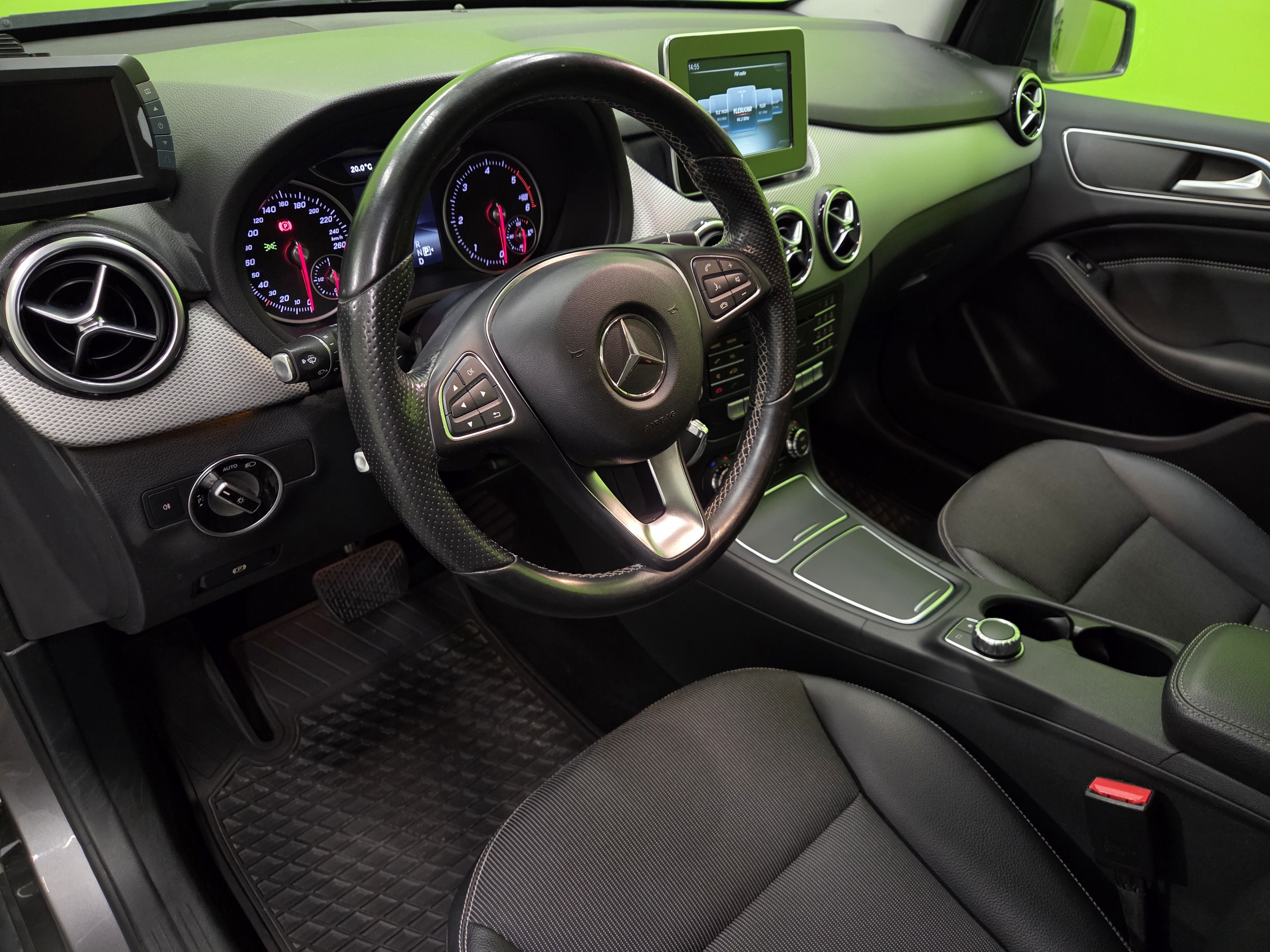 Mercedes-Benz B 2015