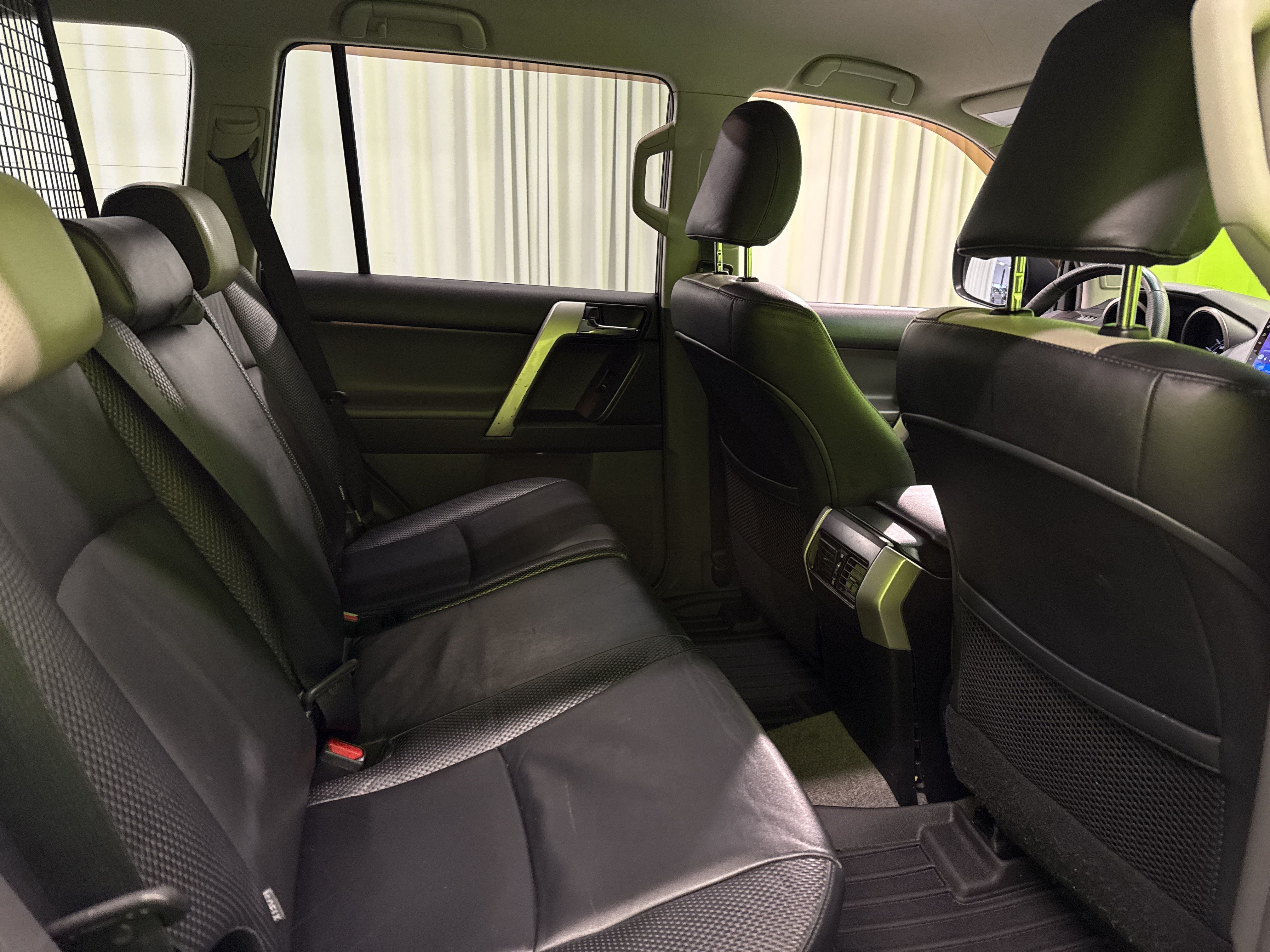 Toyota Land Cruiser 2011