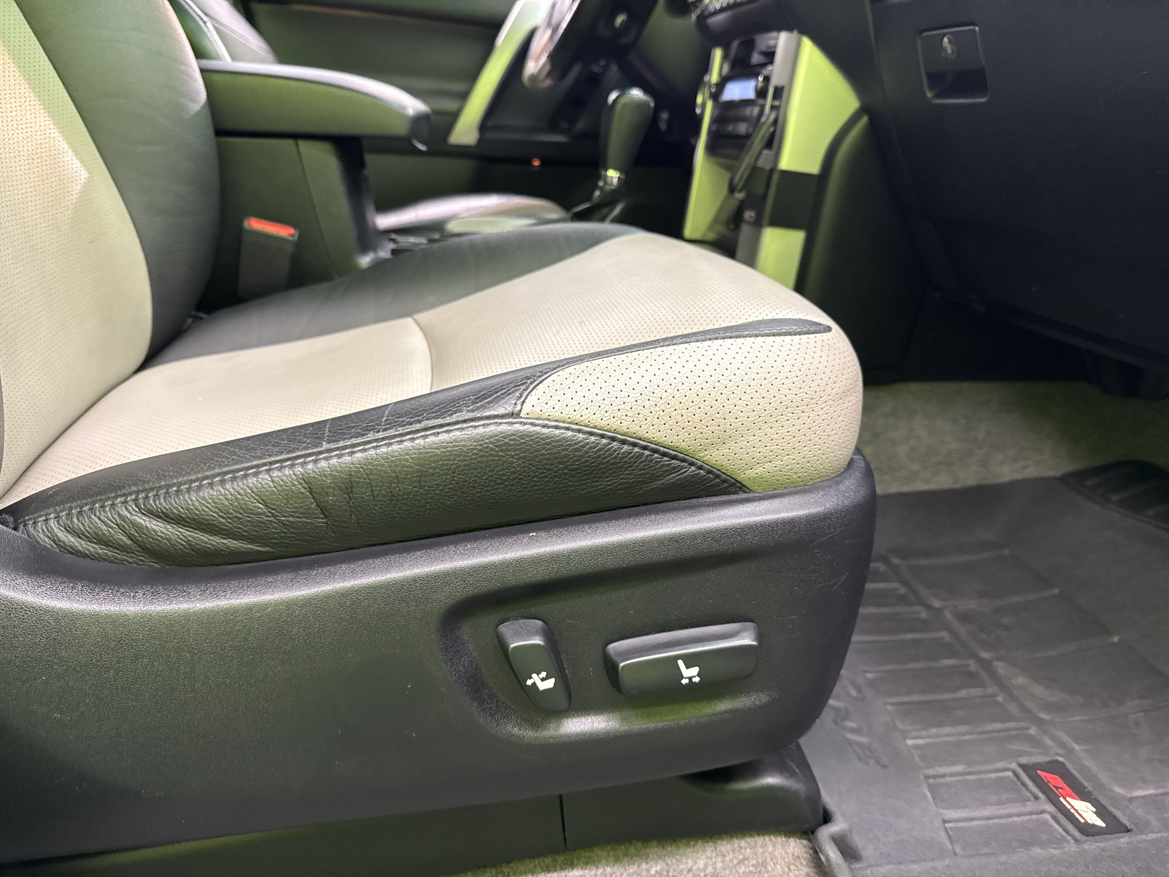 Toyota Land Cruiser 2011