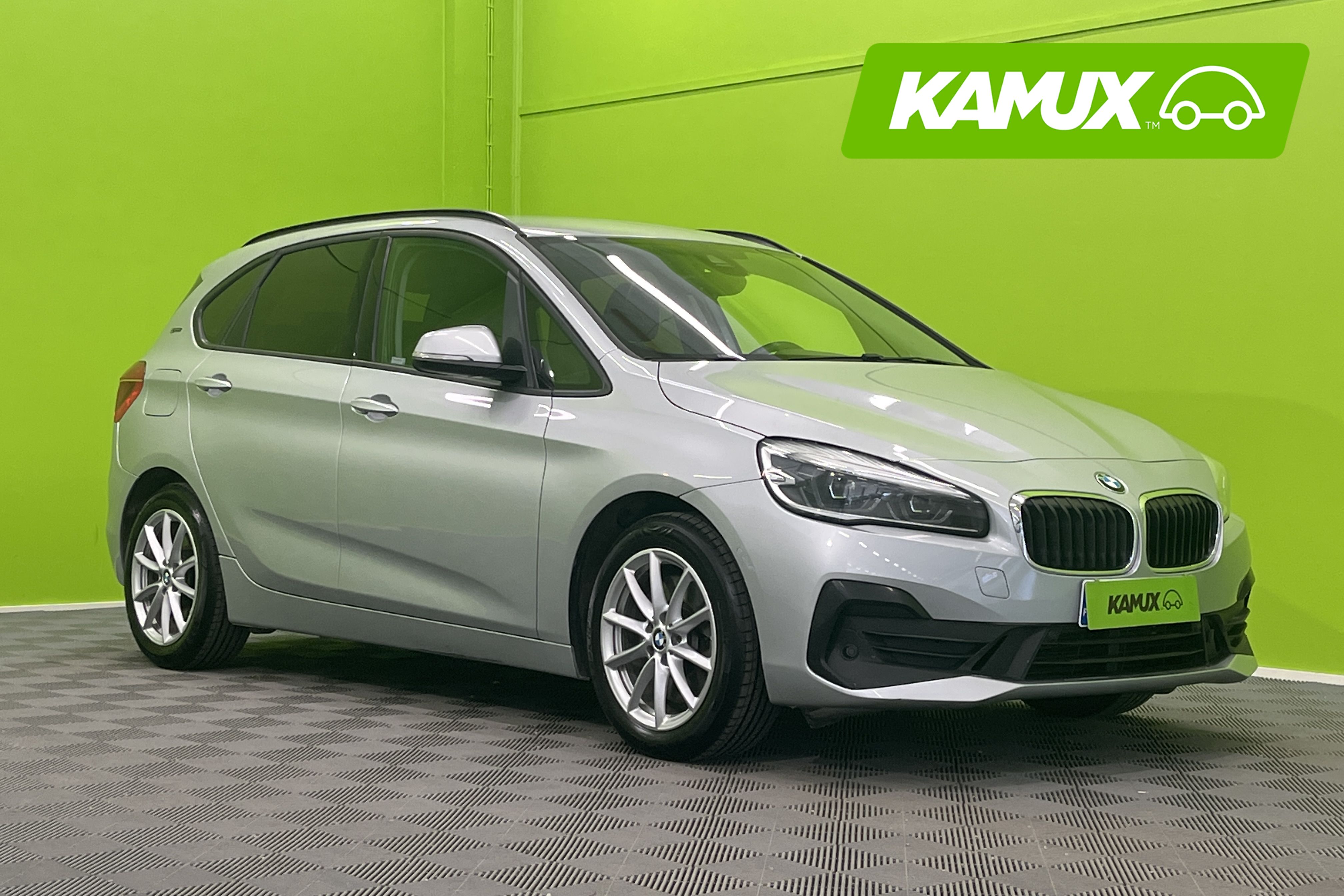 BMW 225 2019