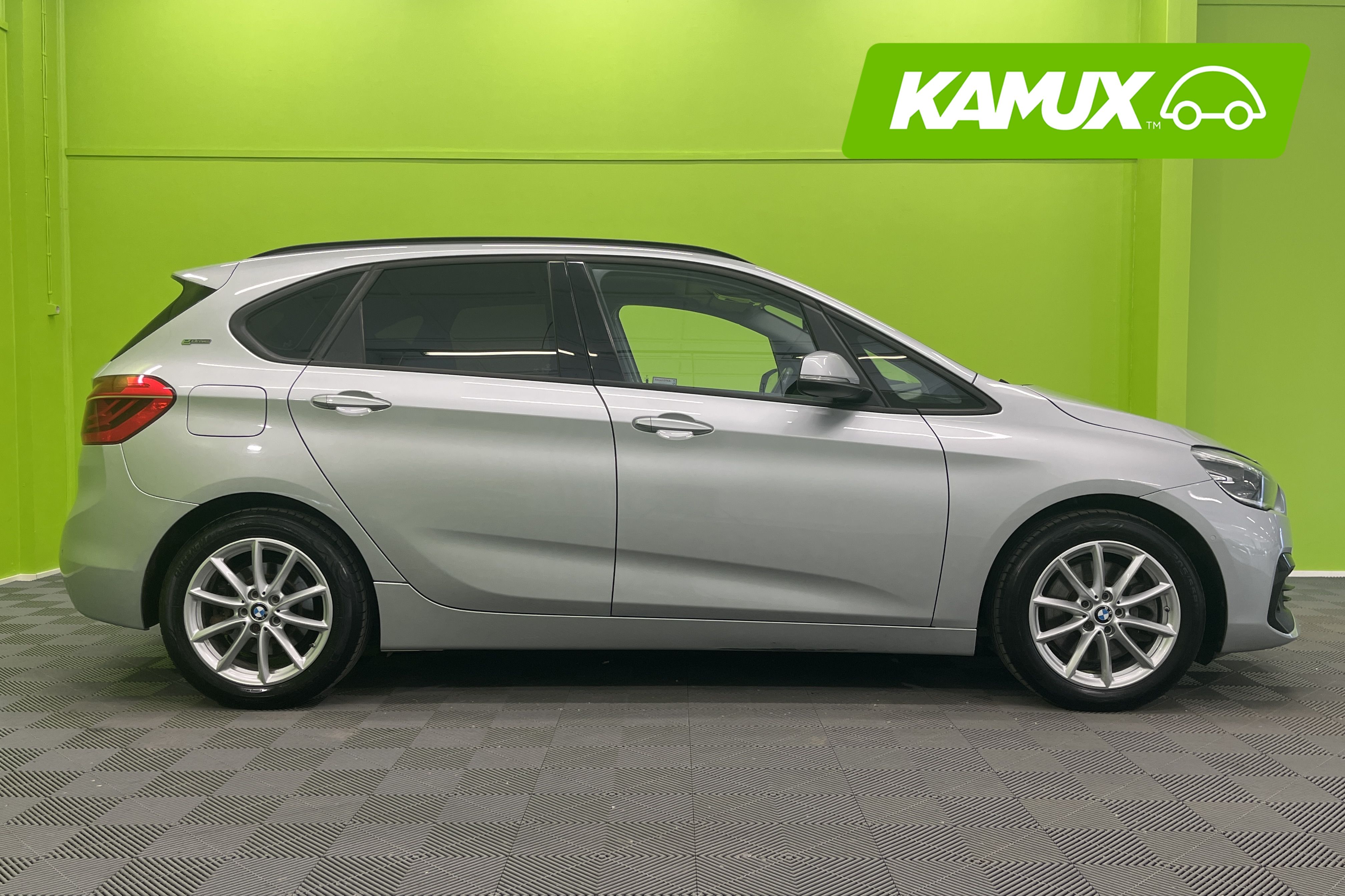 BMW 225 2019