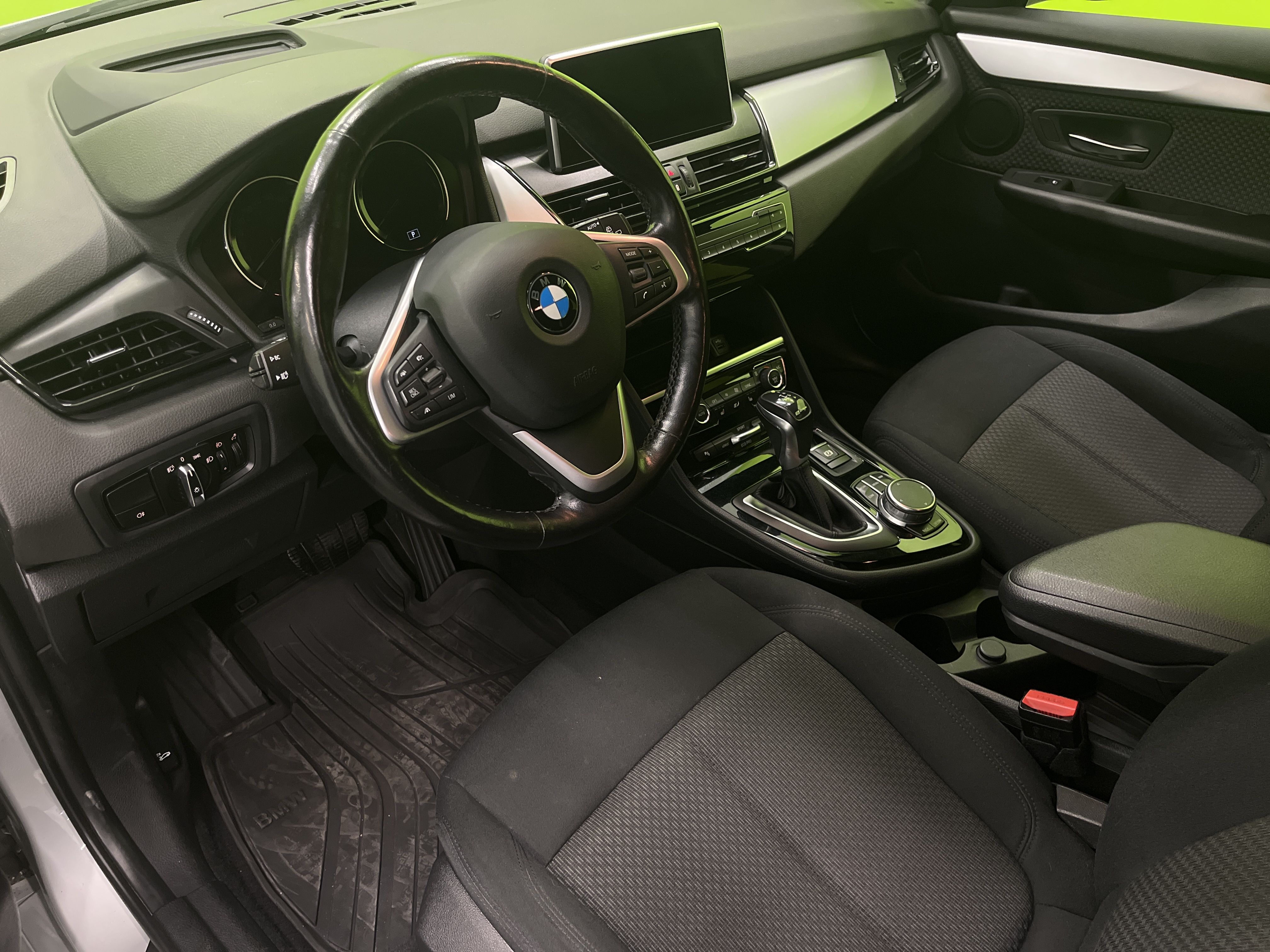 BMW 225 2019
