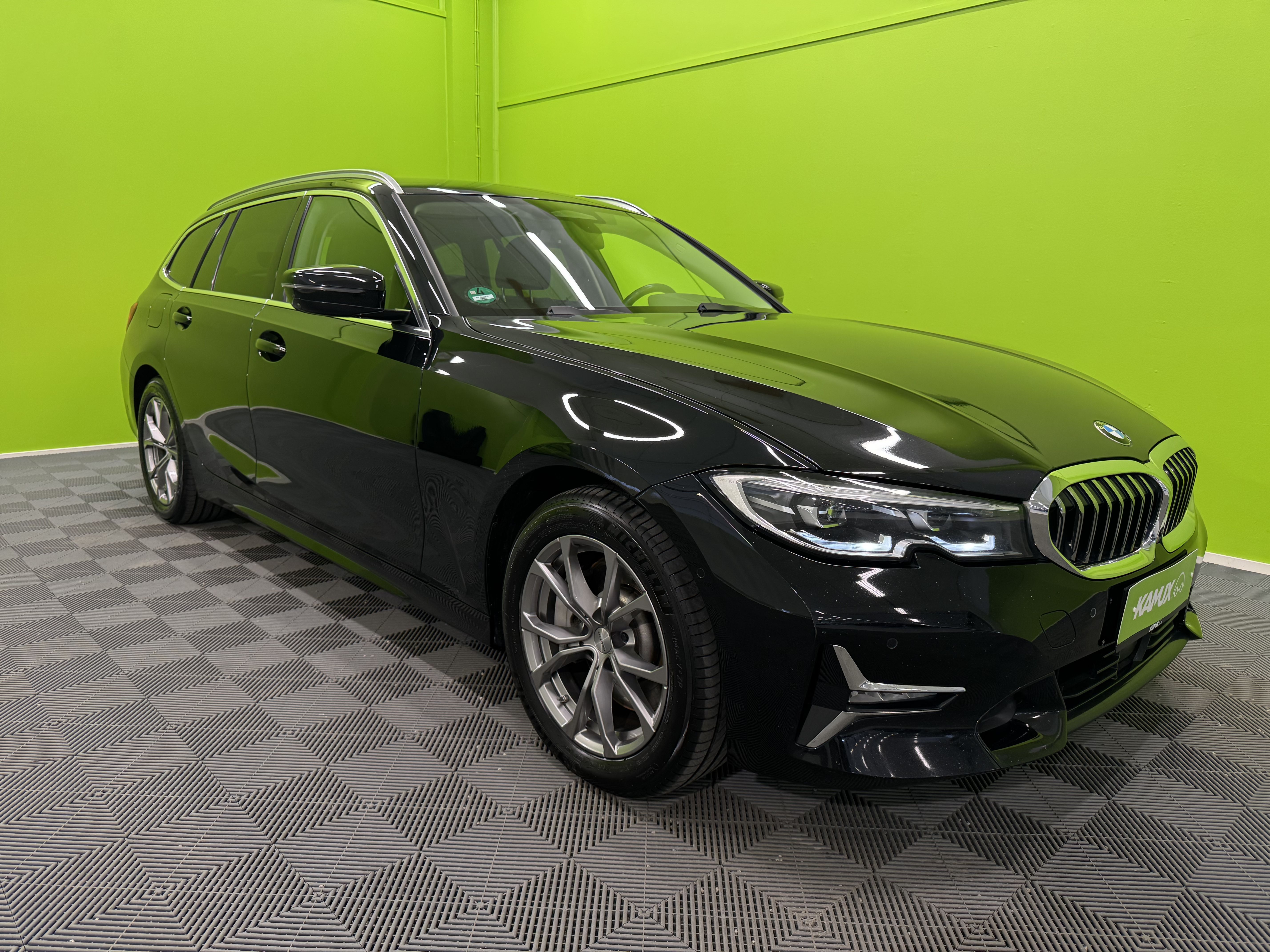 BMW 330 2021