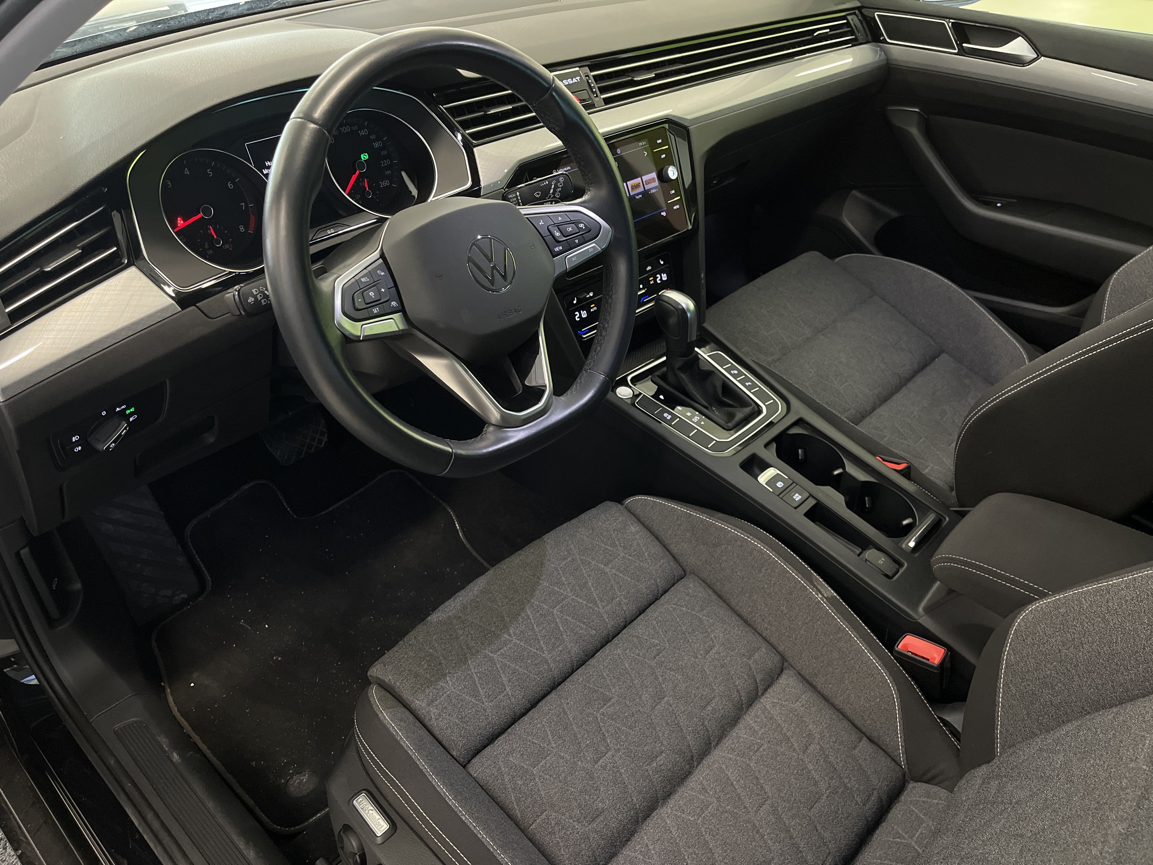 Volkswagen Passat 2023