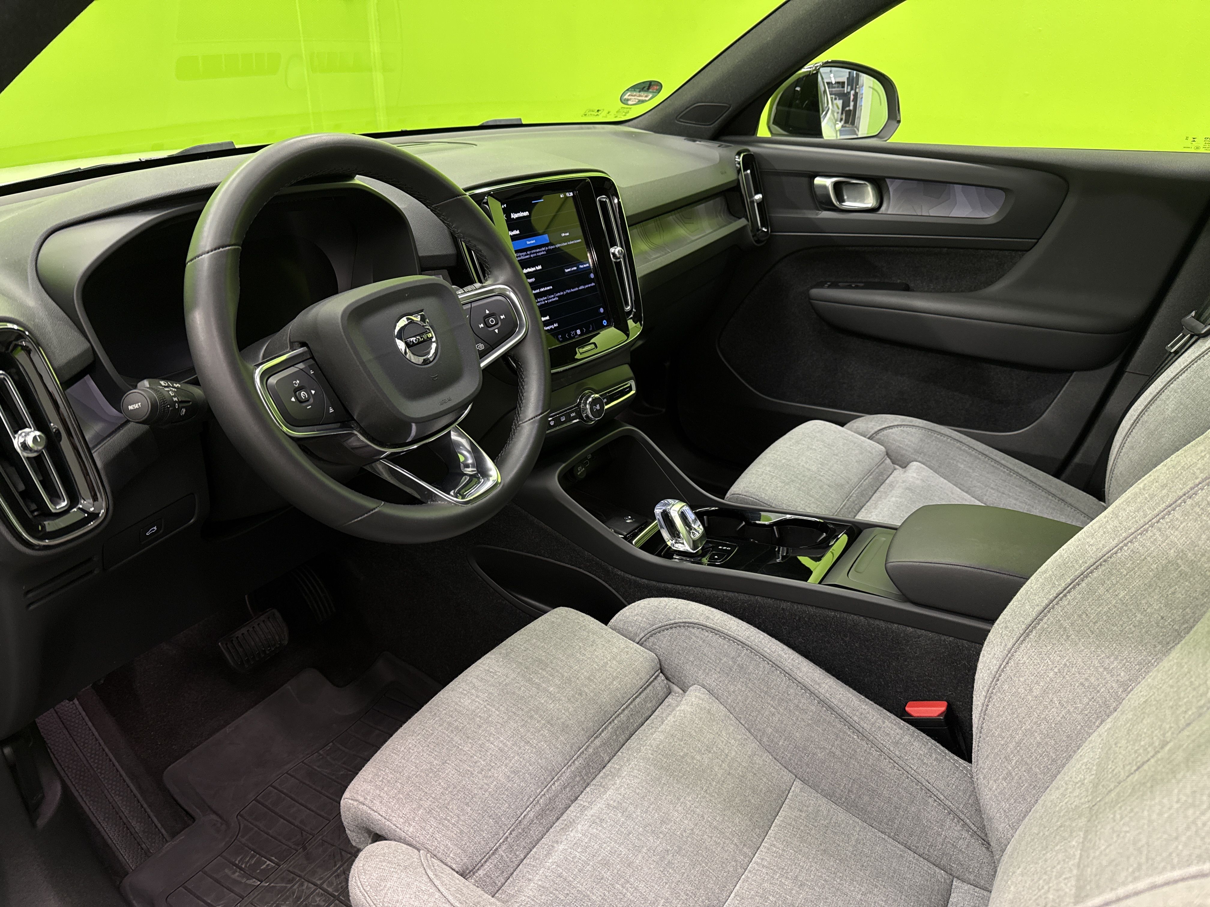 Volvo XC40 2023