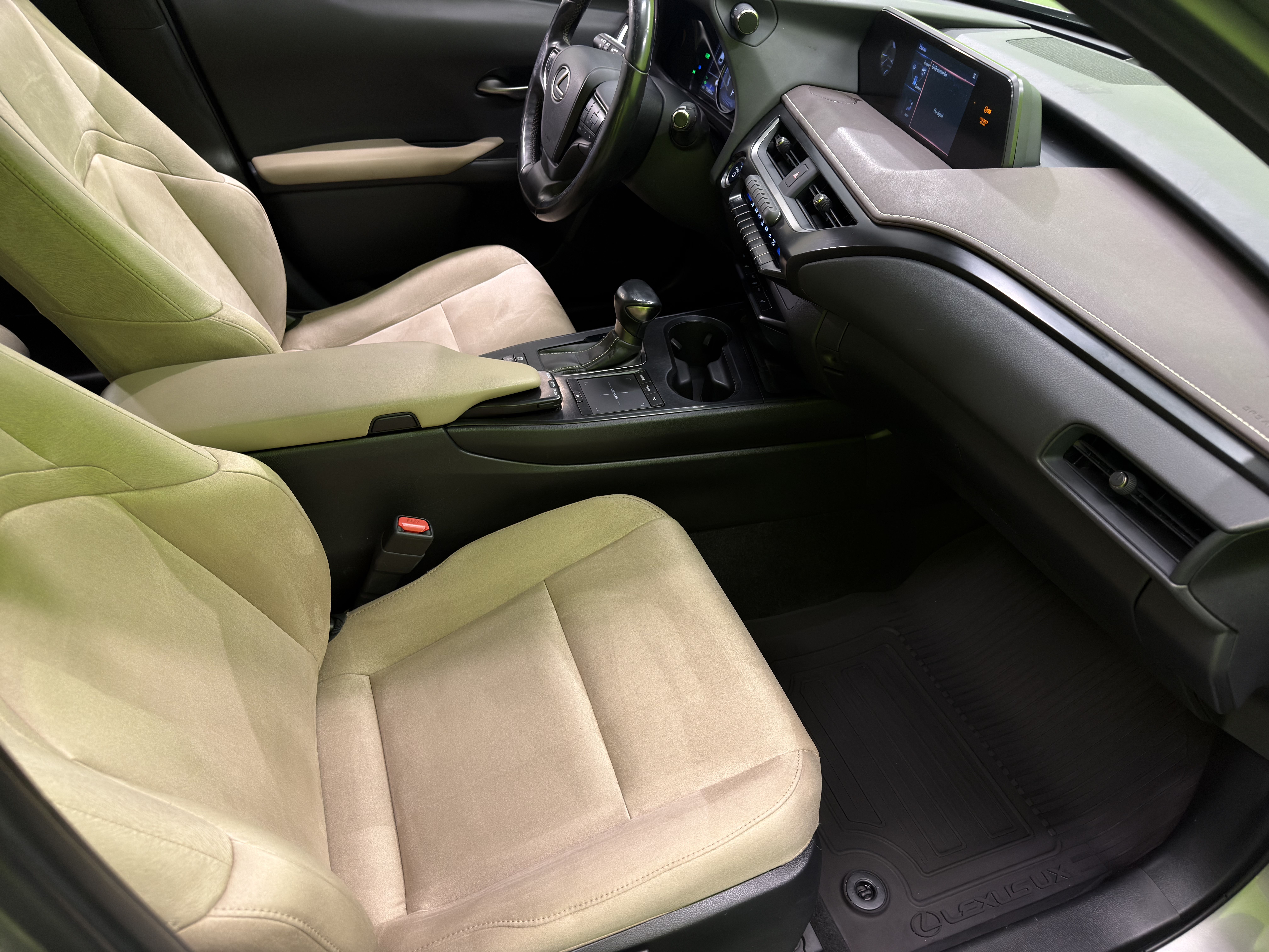 Lexus UX 2019