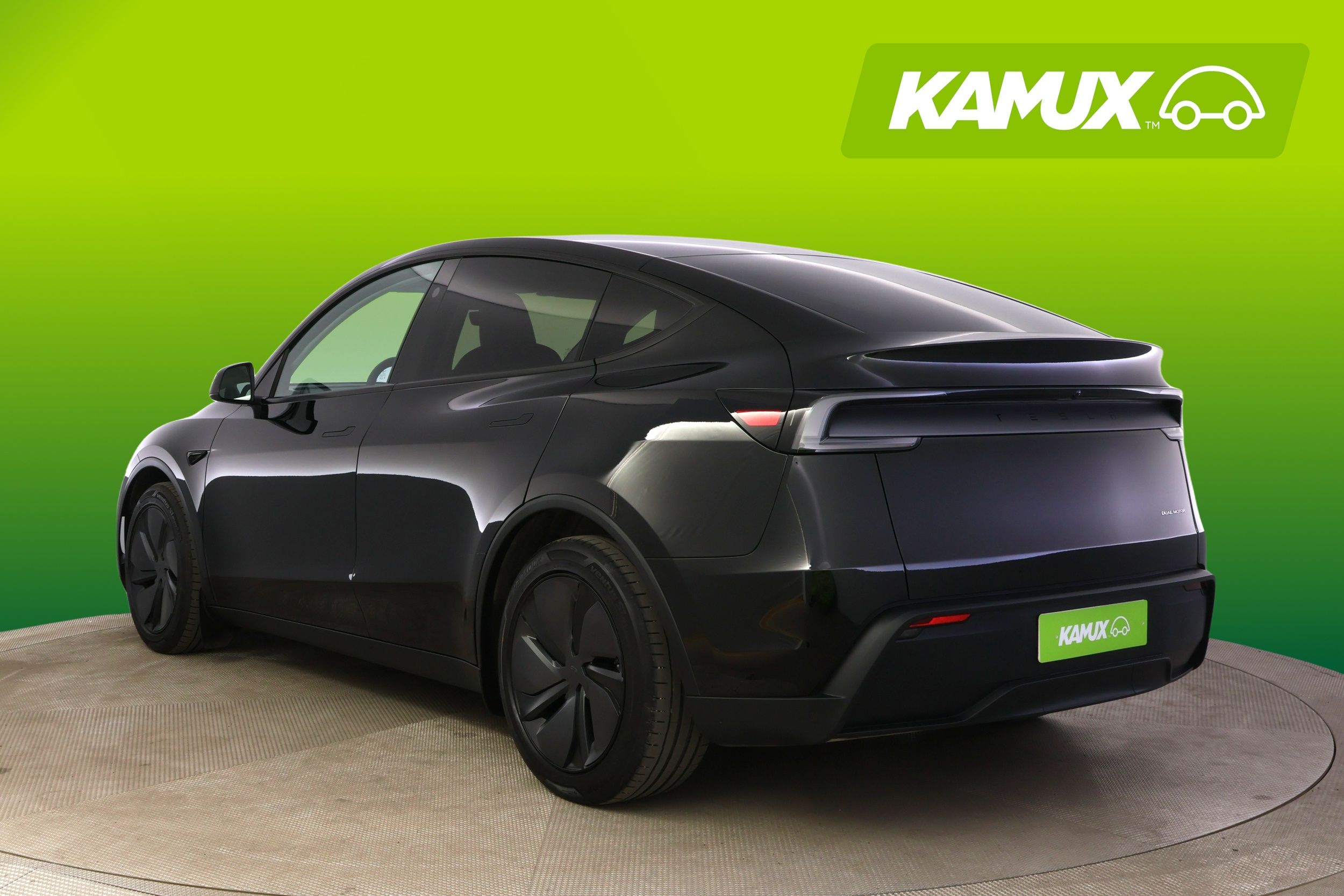 Tesla Model Y 2025