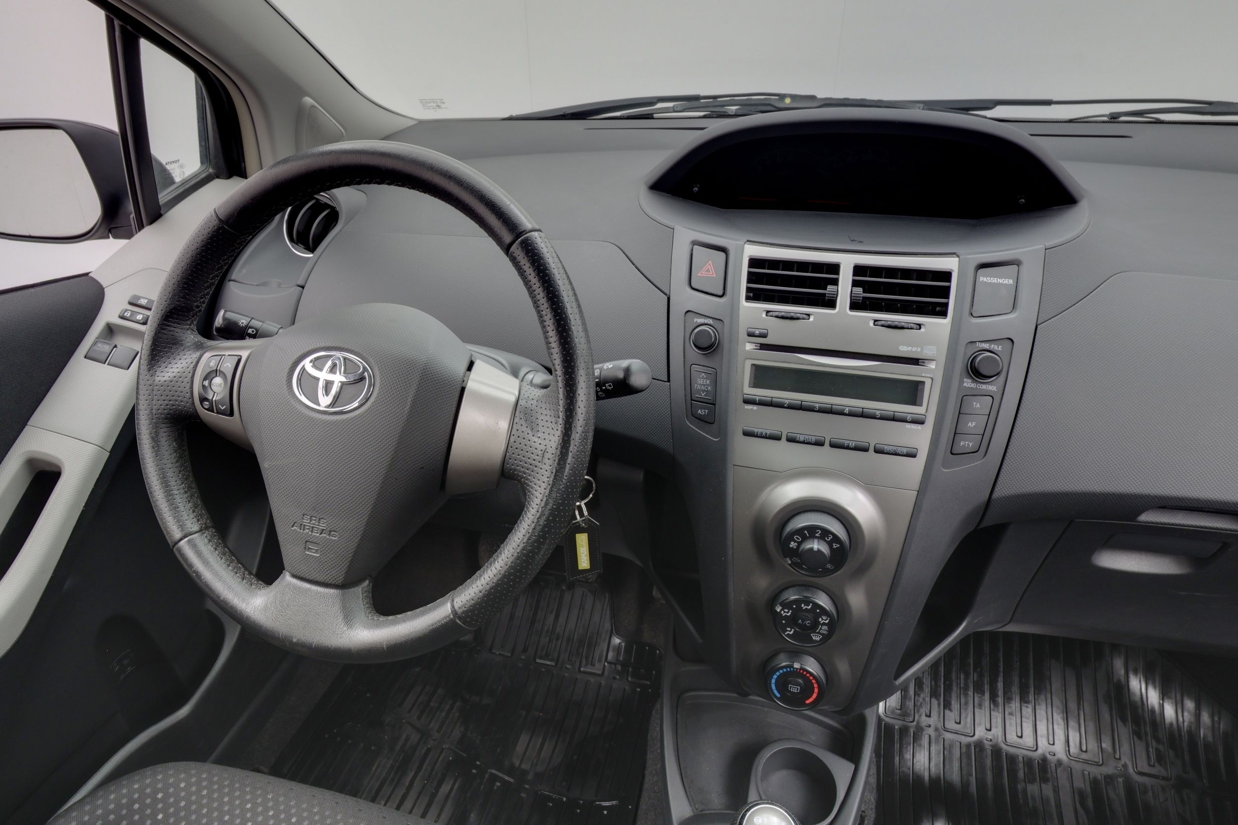 Toyota Yaris 2011