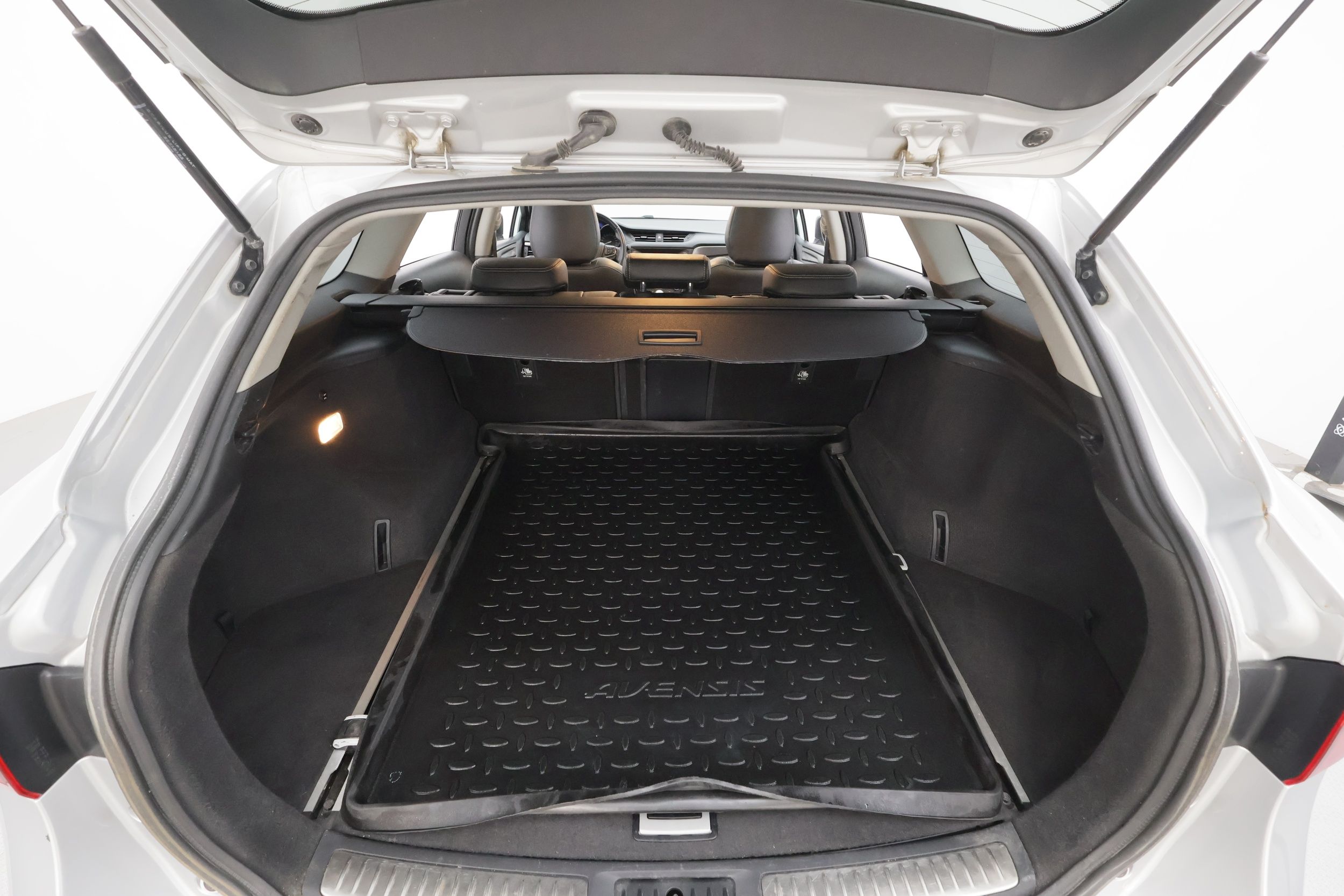 Toyota Avensis 2016