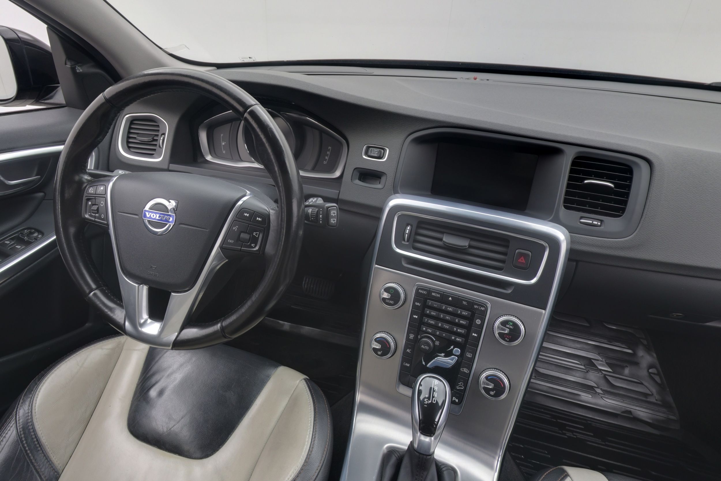 Volvo V60 Cross Country 2015