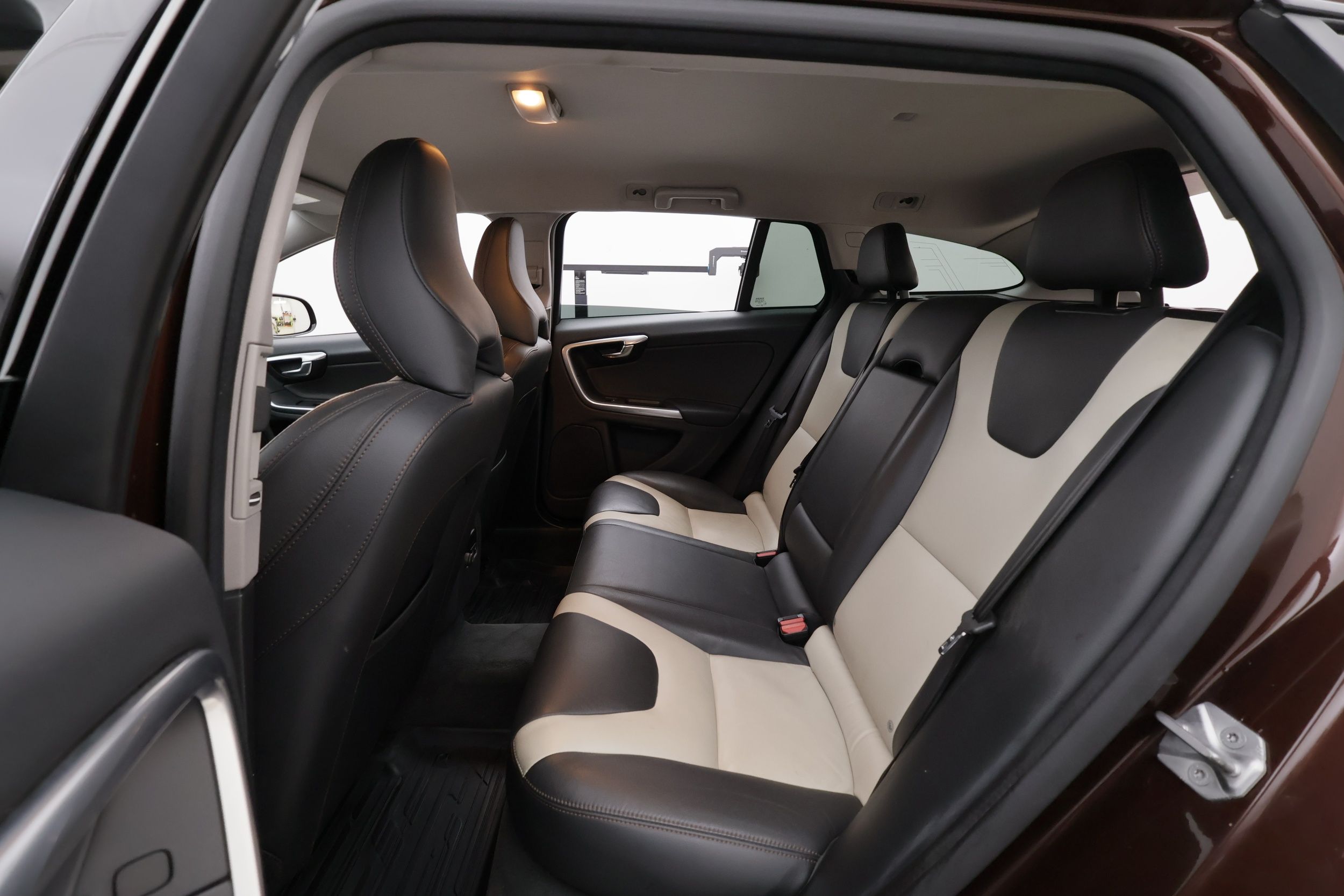 Volvo V60 Cross Country 2015