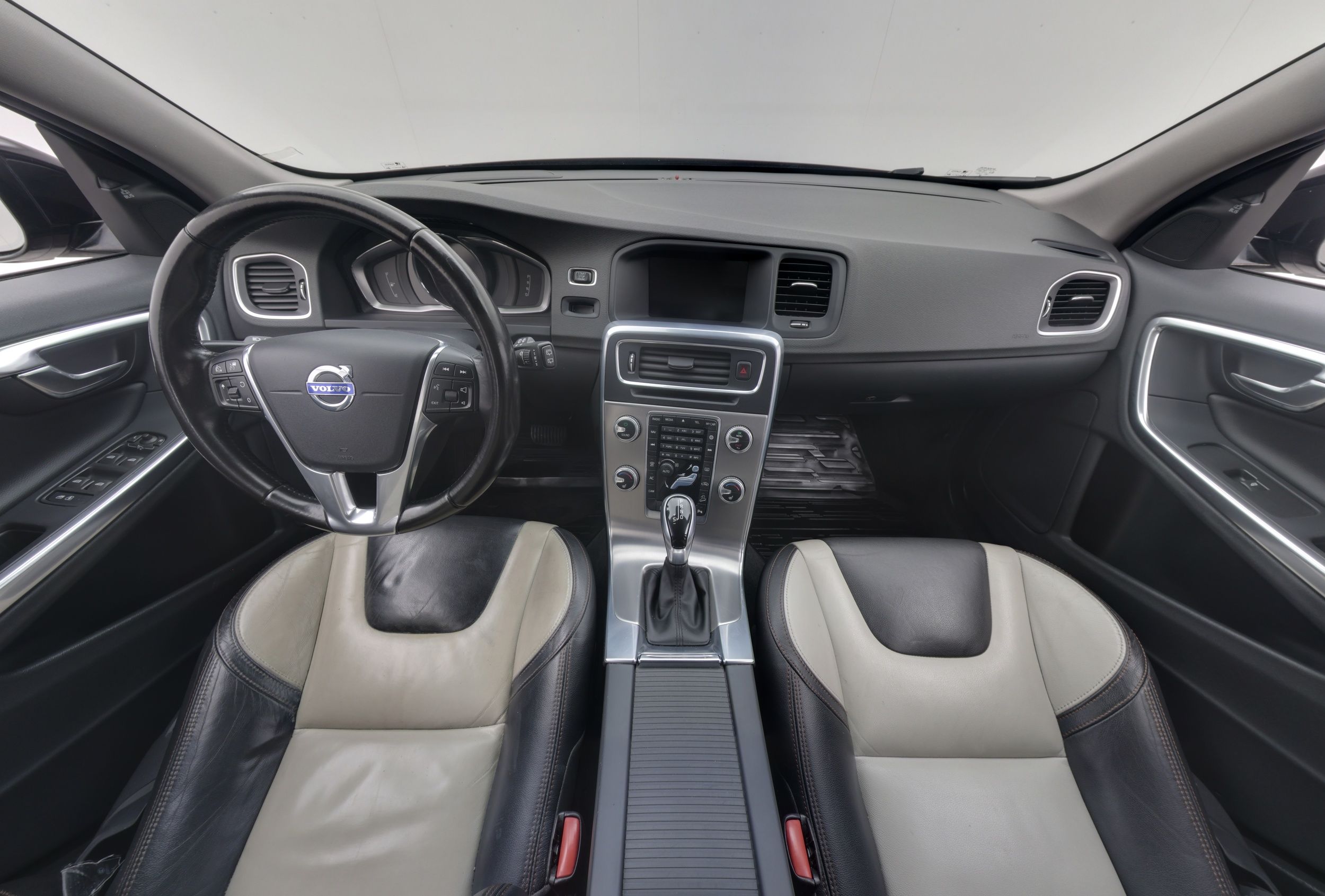 Volvo V60 Cross Country 2015